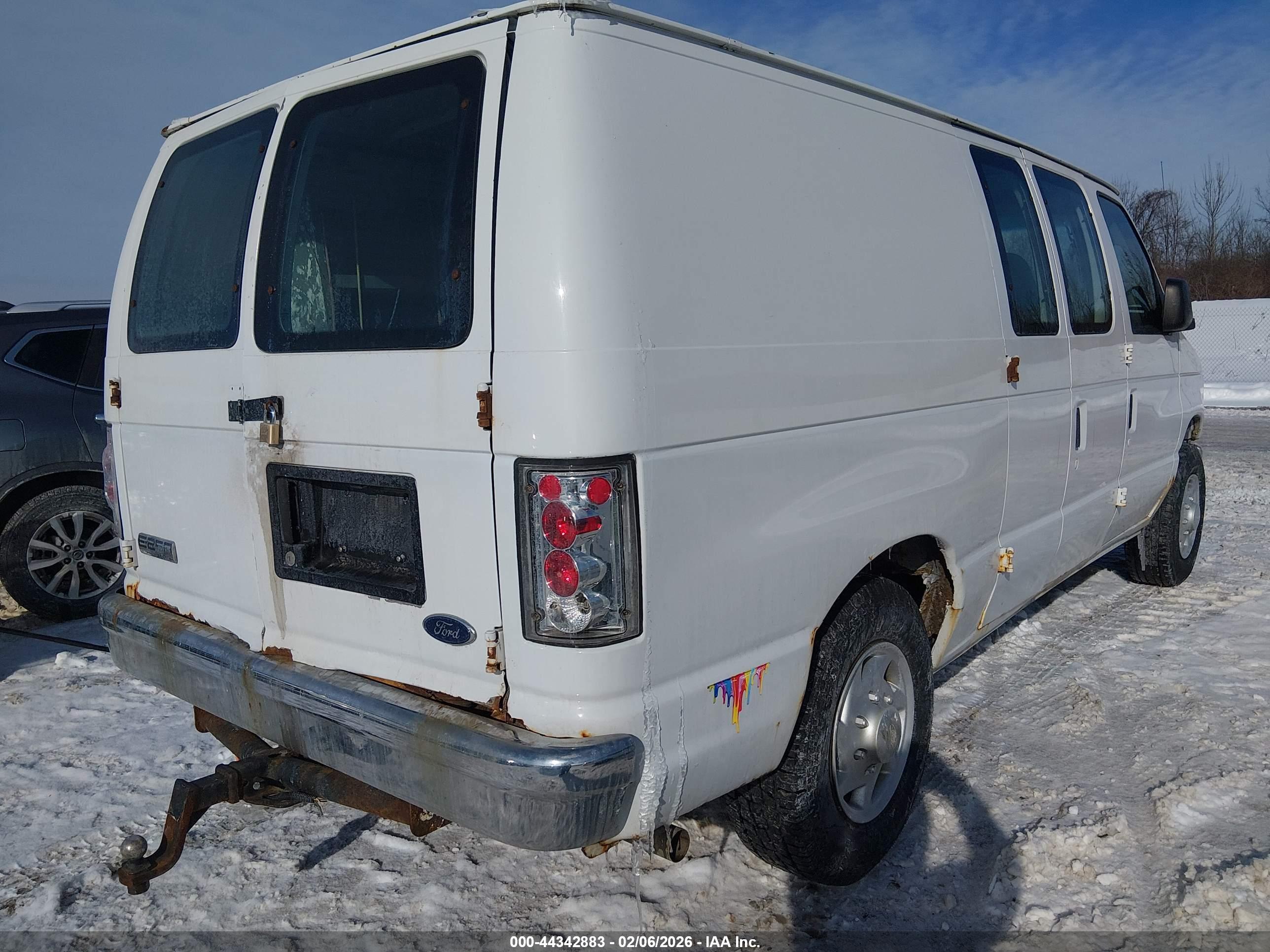 FORD E-250 image 4