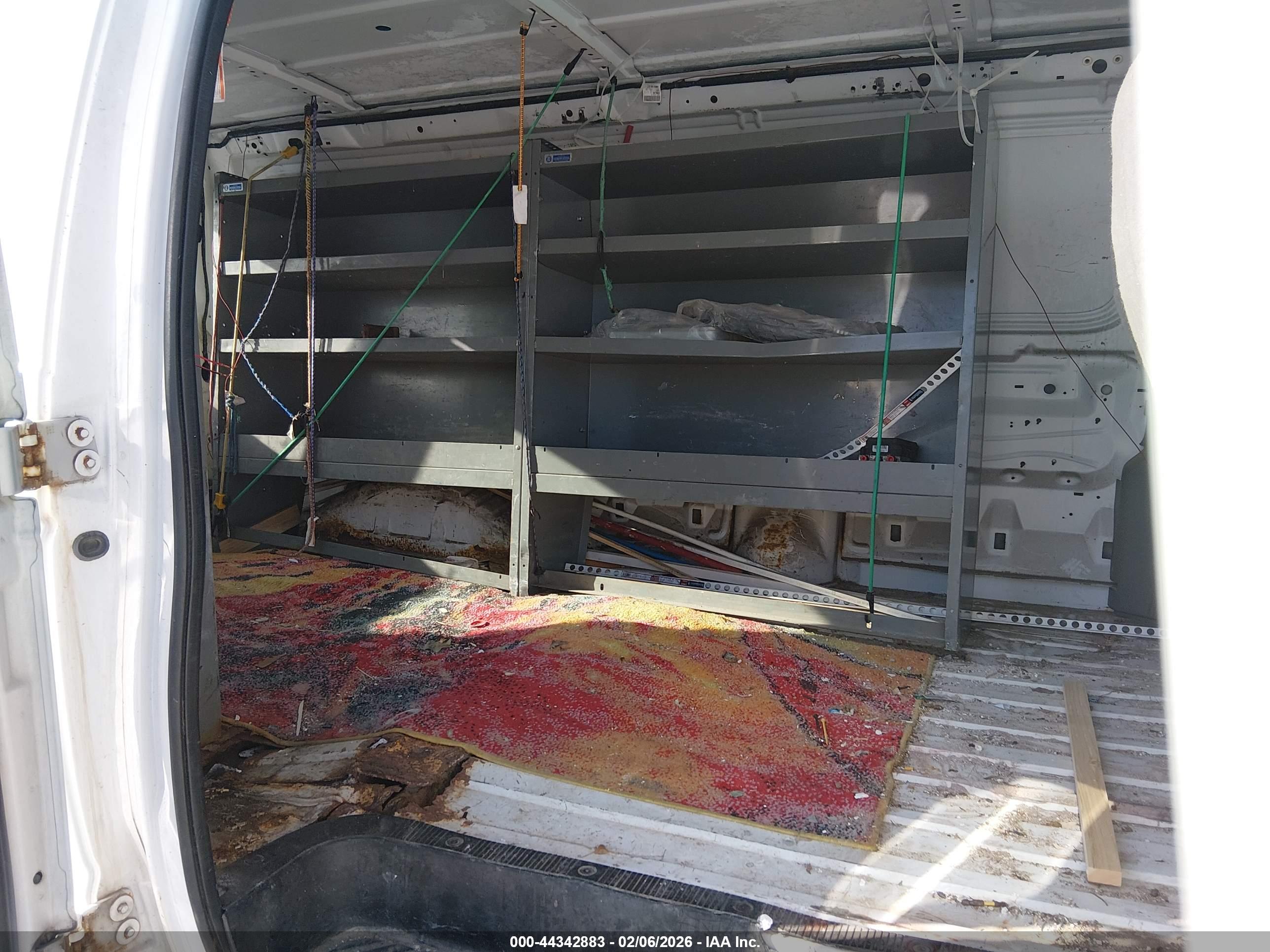 FORD E-250 image 8