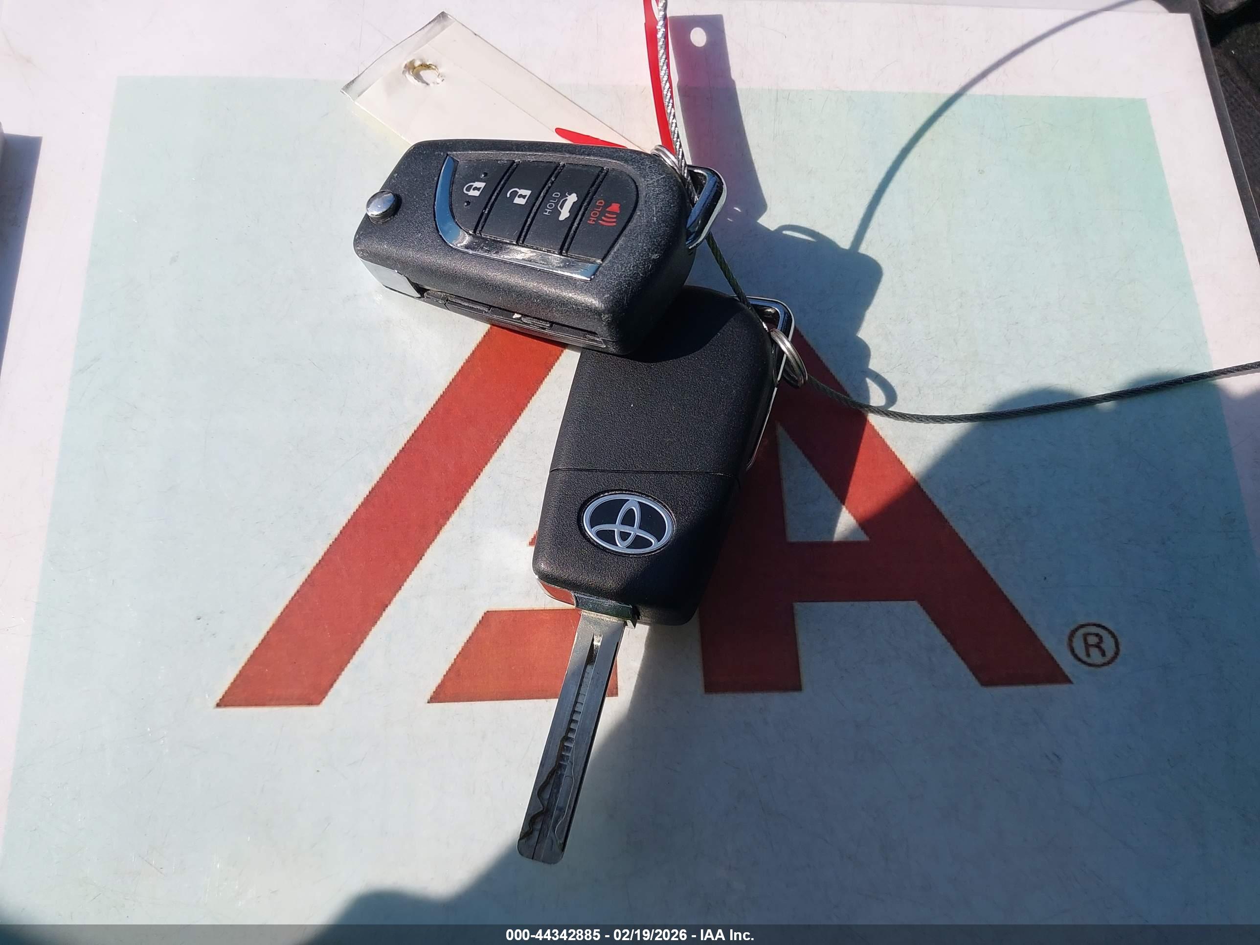 TOYOTA CAMRY image 11