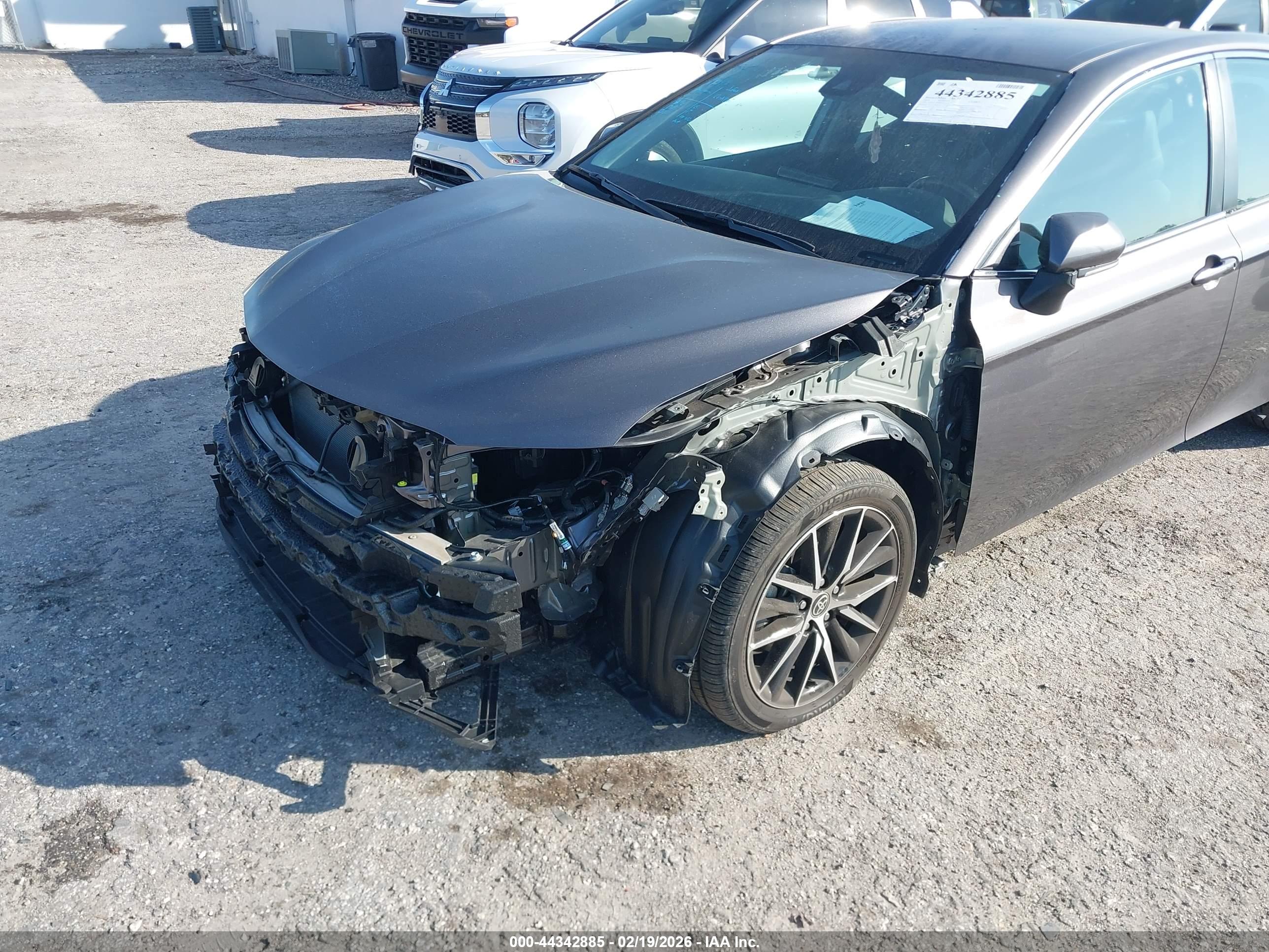 TOYOTA CAMRY image 6