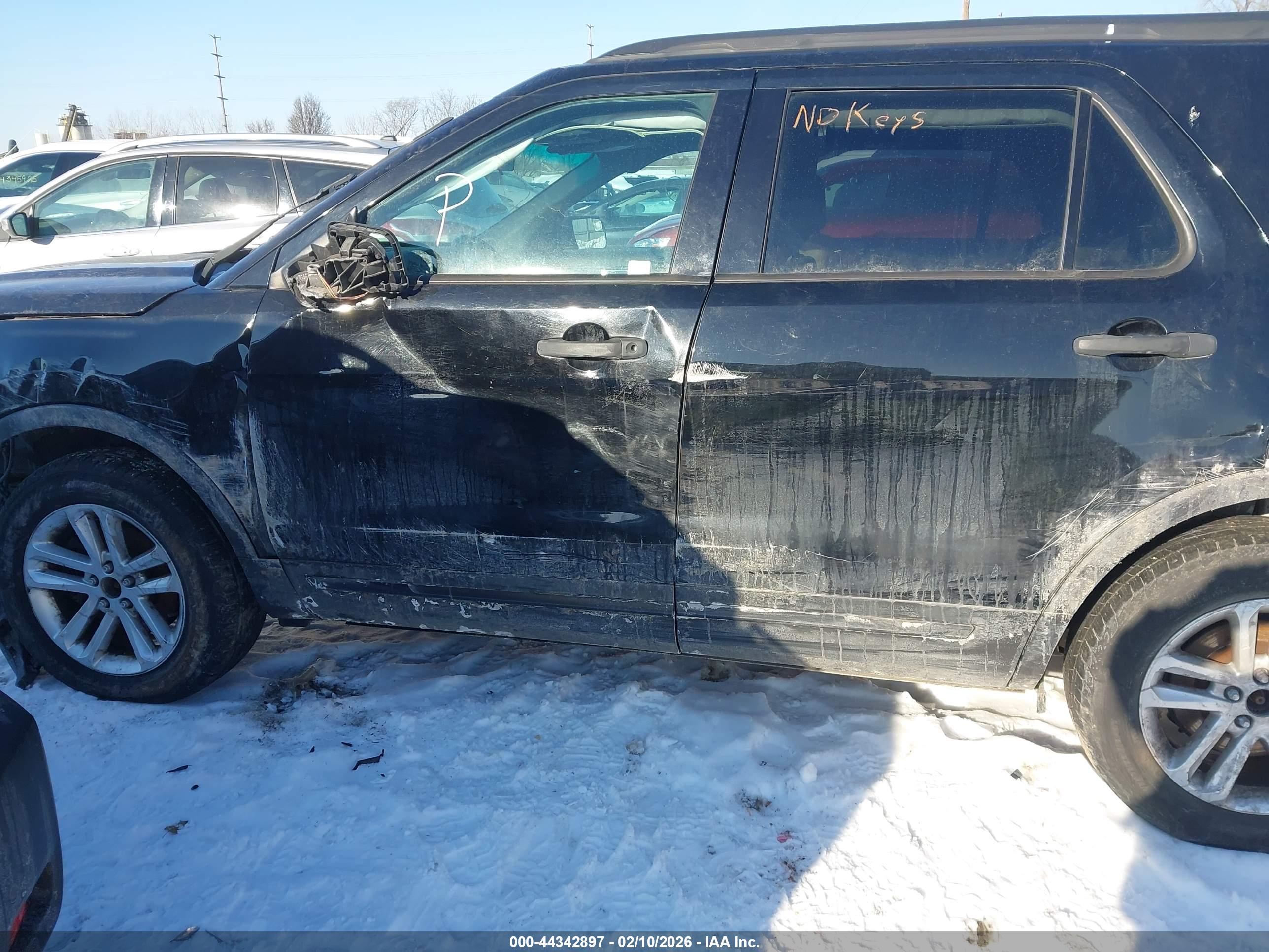 FORD EXPLORER image 6
