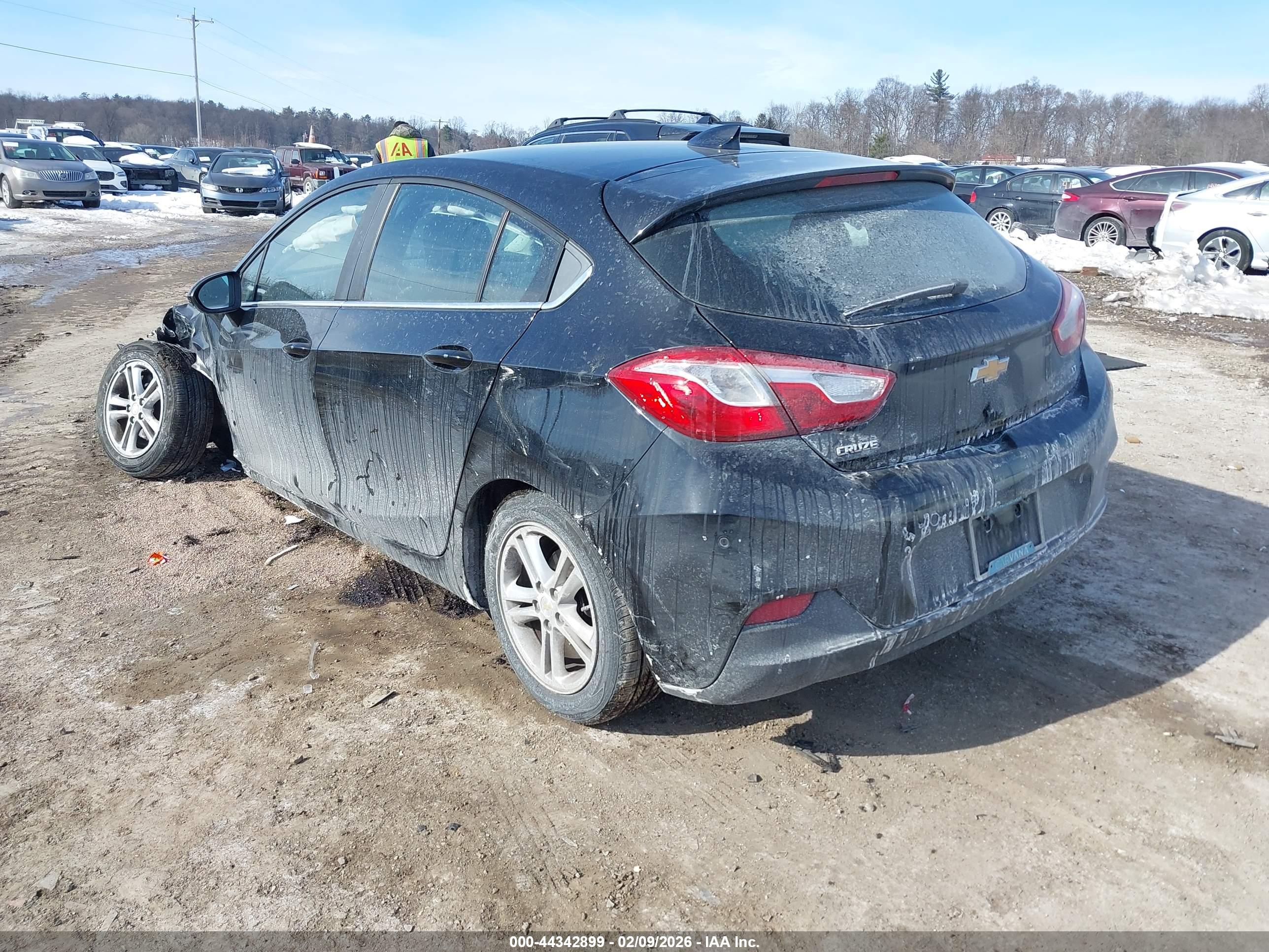 CHEVROLET CRUZE image 3
