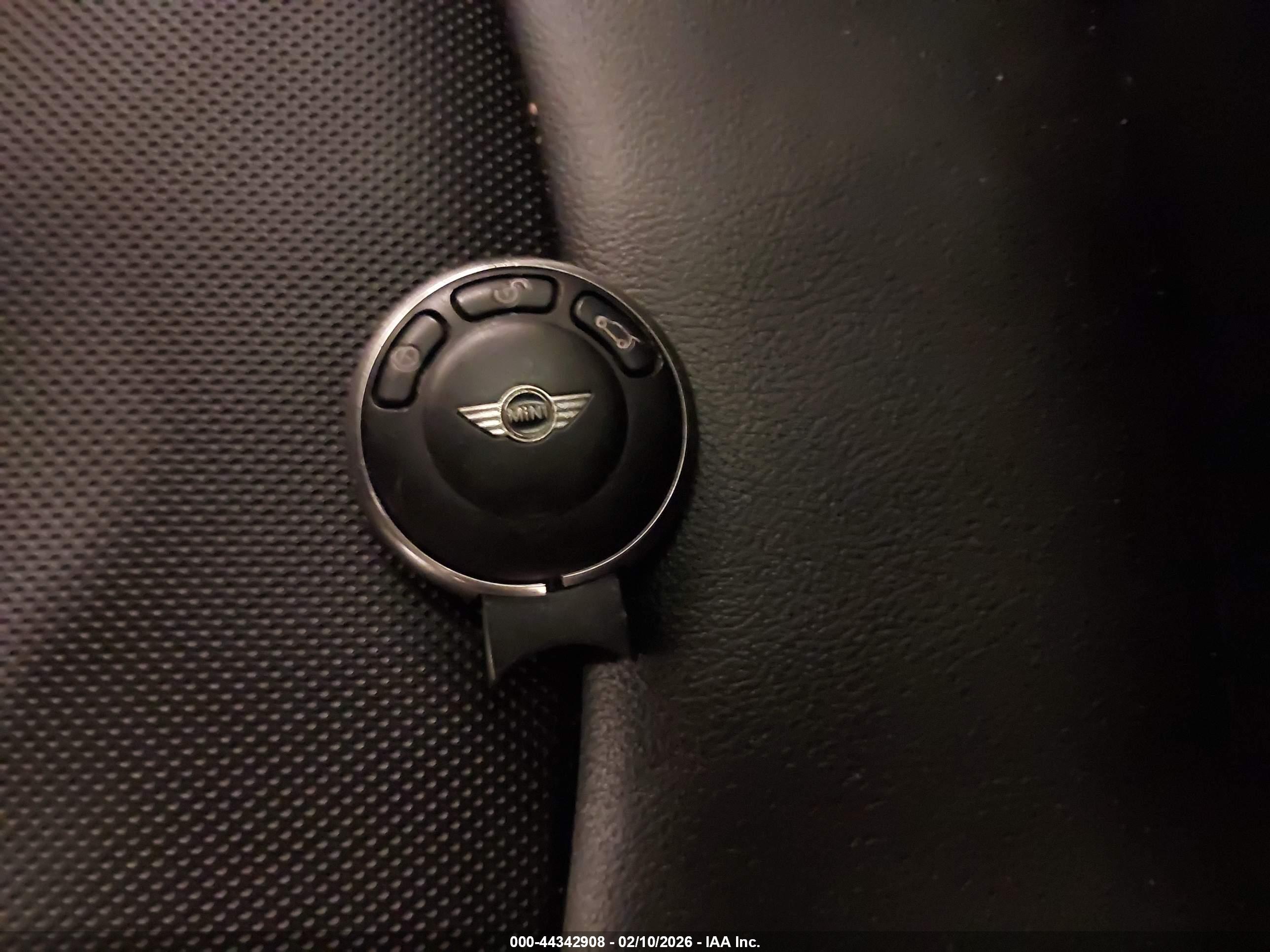MINI COUNTRYMAN image 11