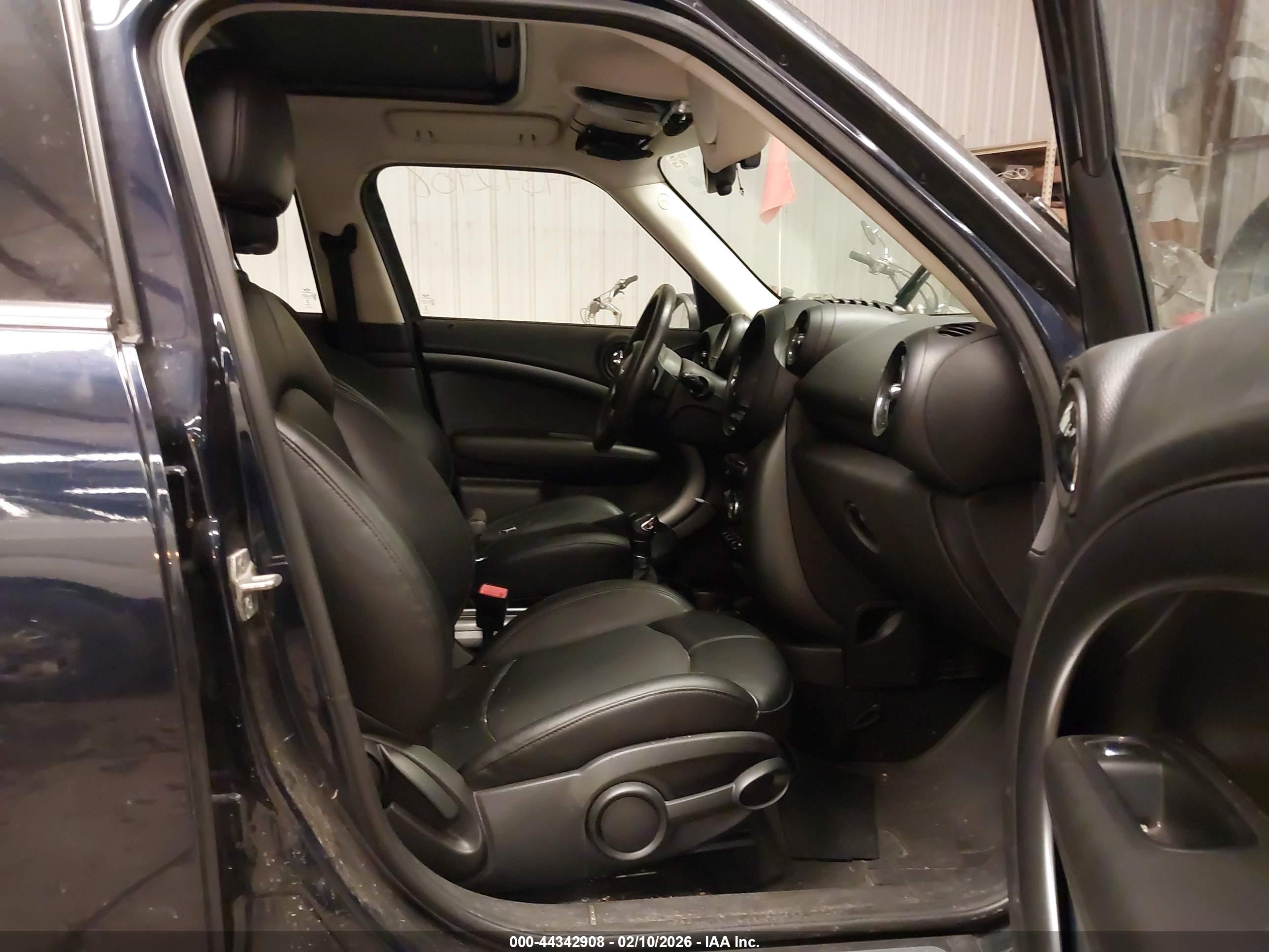 MINI COUNTRYMAN image 5