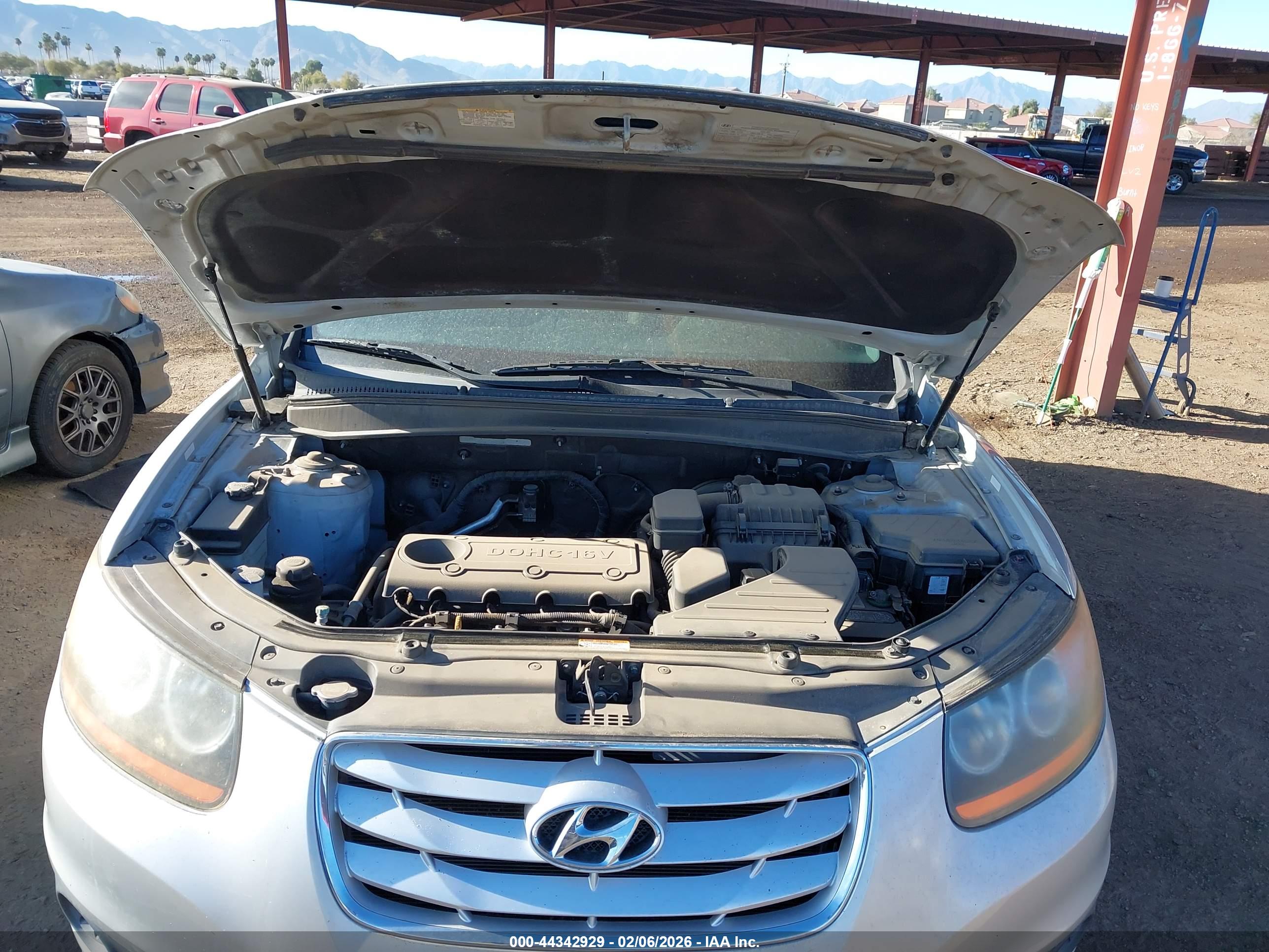 HYUNDAI SANTA image 10