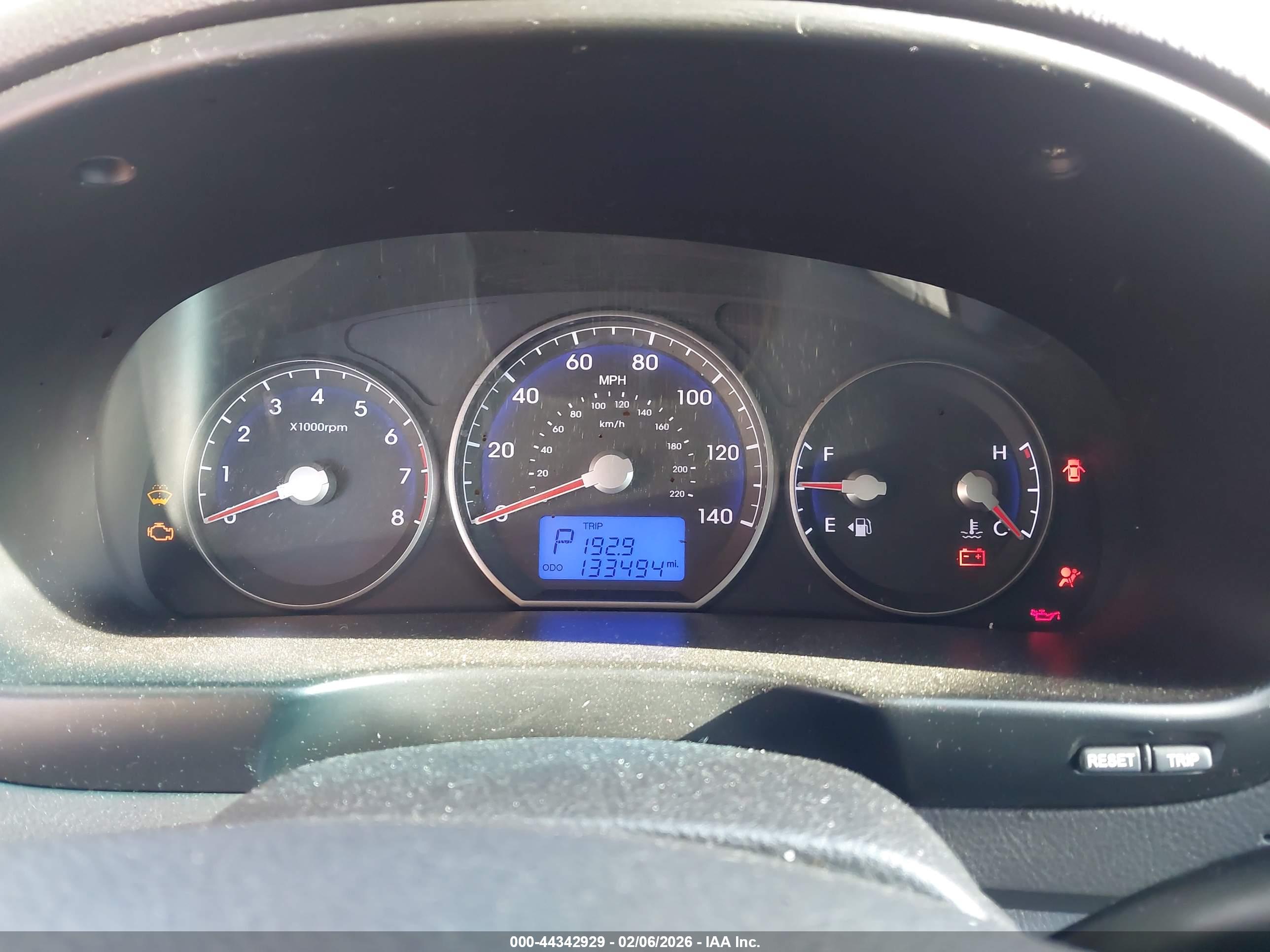 HYUNDAI SANTA image 7