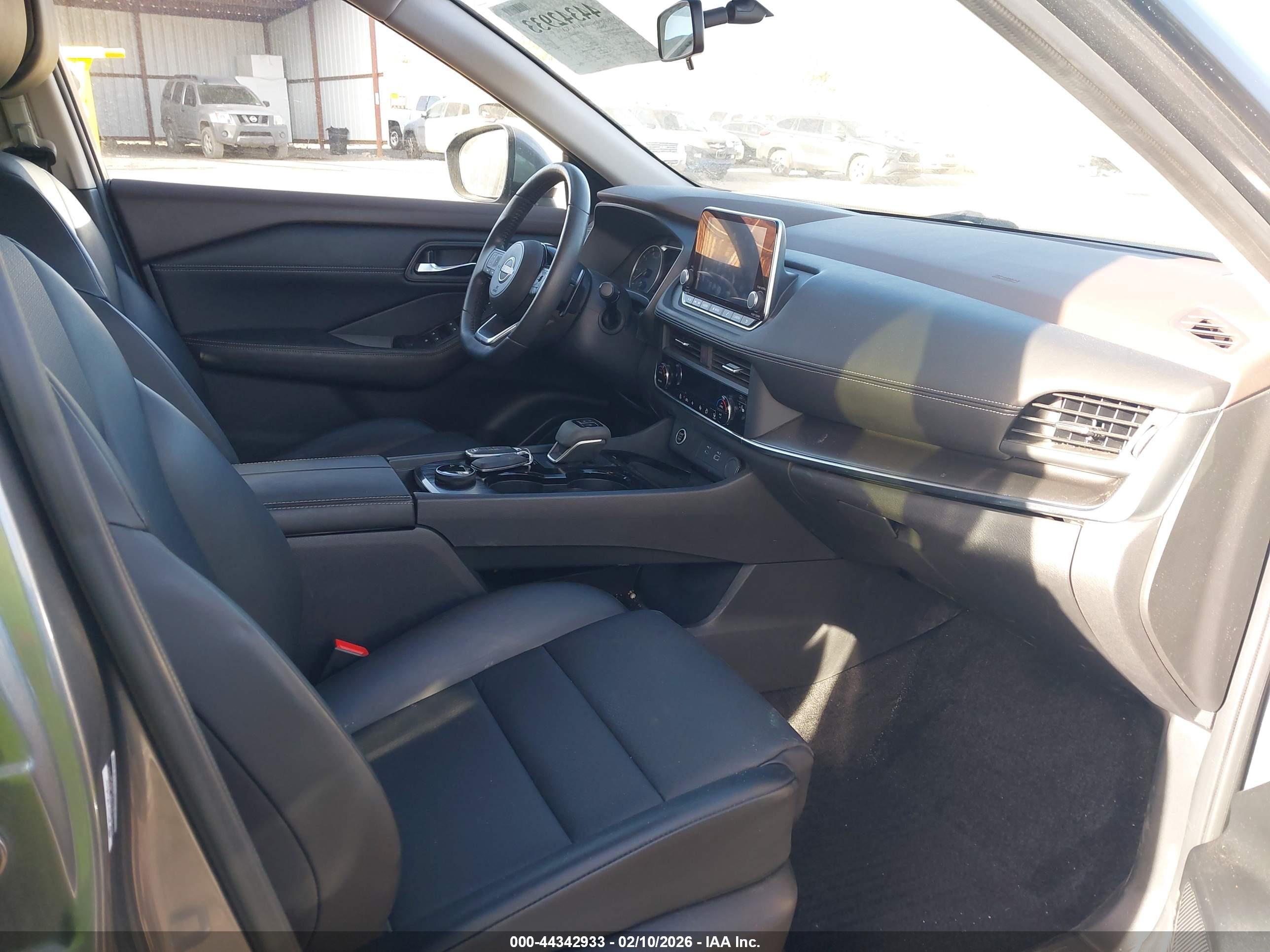 NISSAN ROGUE image 5