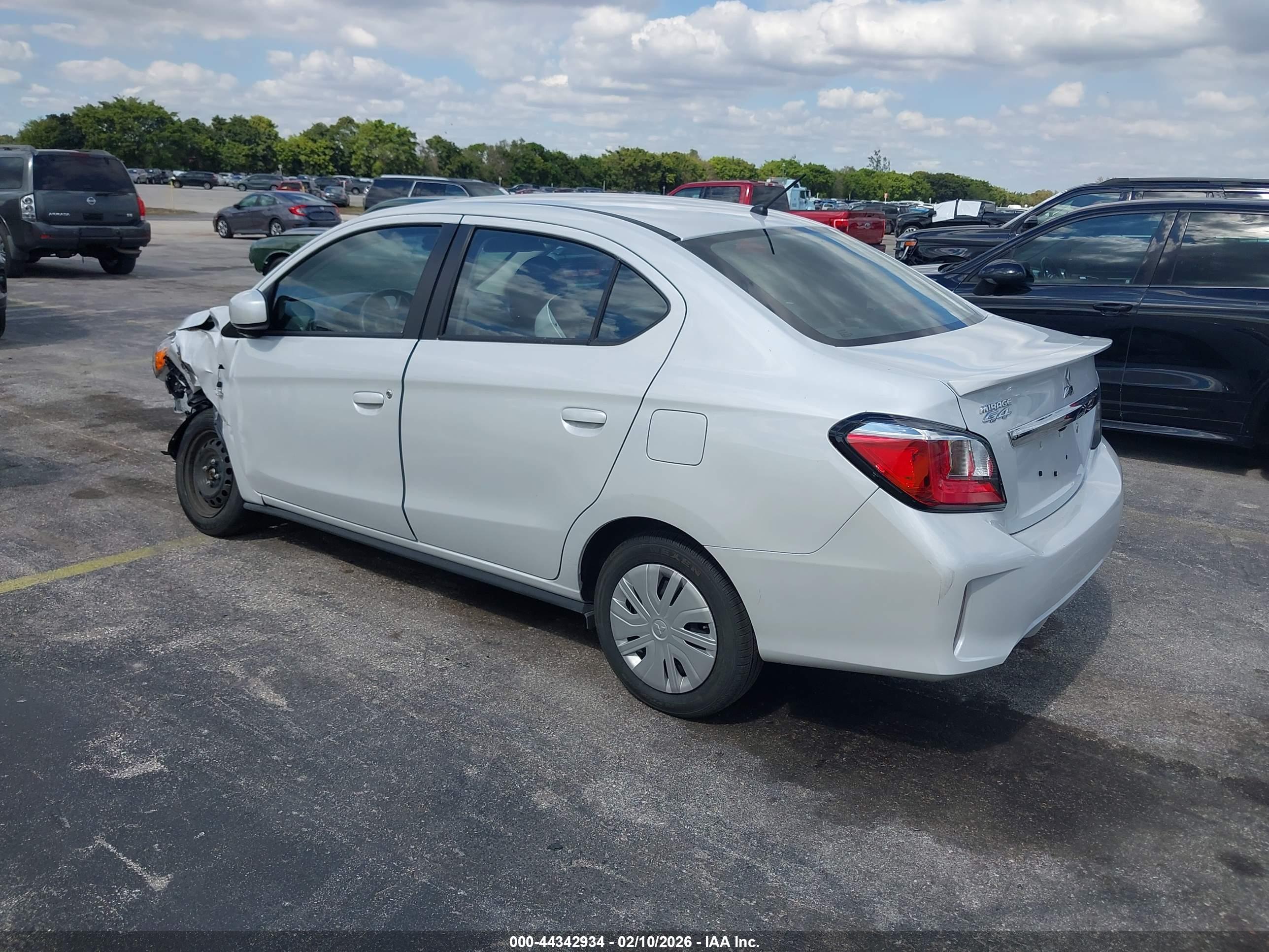 MITSUBISHI MIRAGE image 3