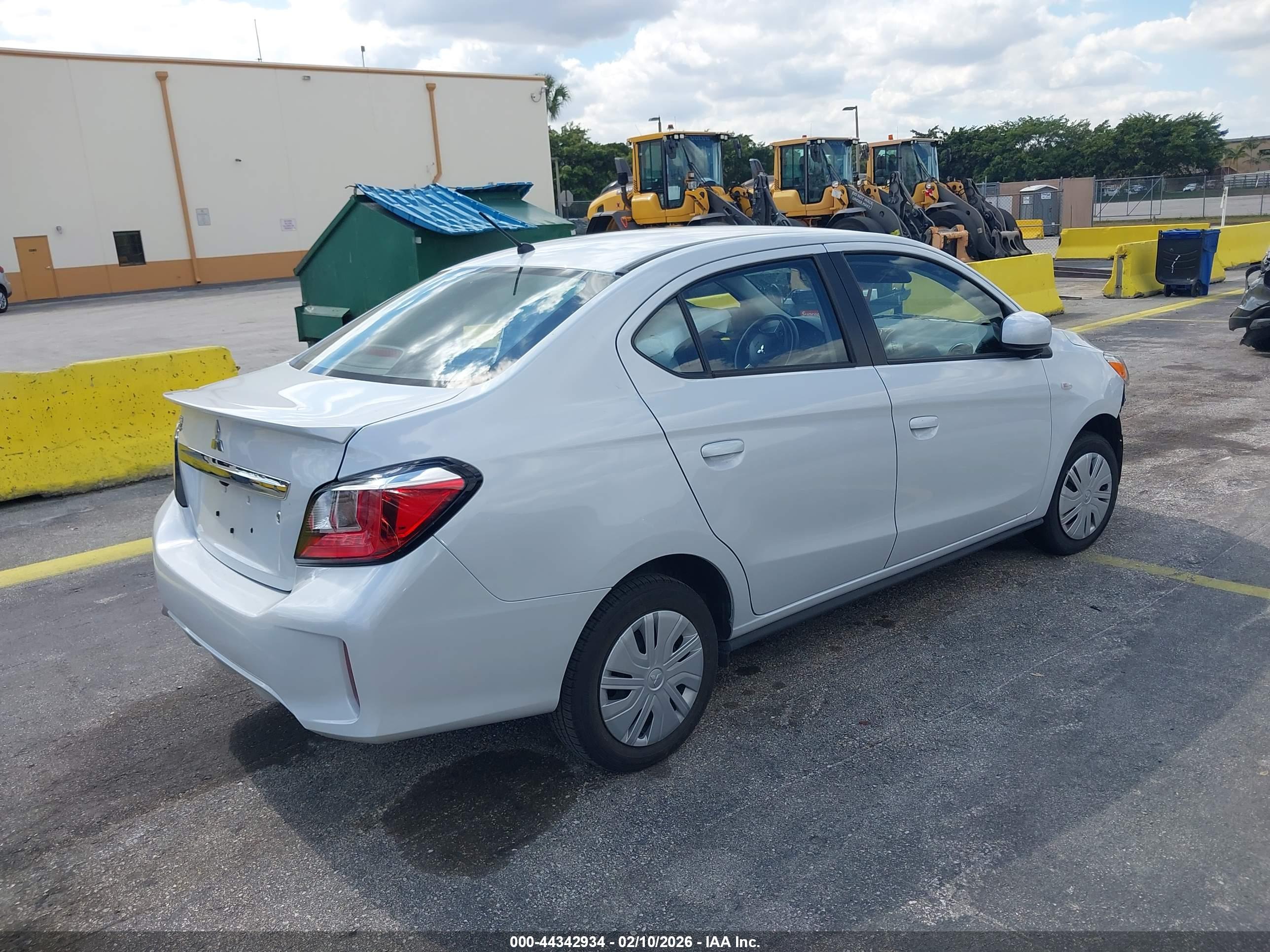 MITSUBISHI MIRAGE image 4