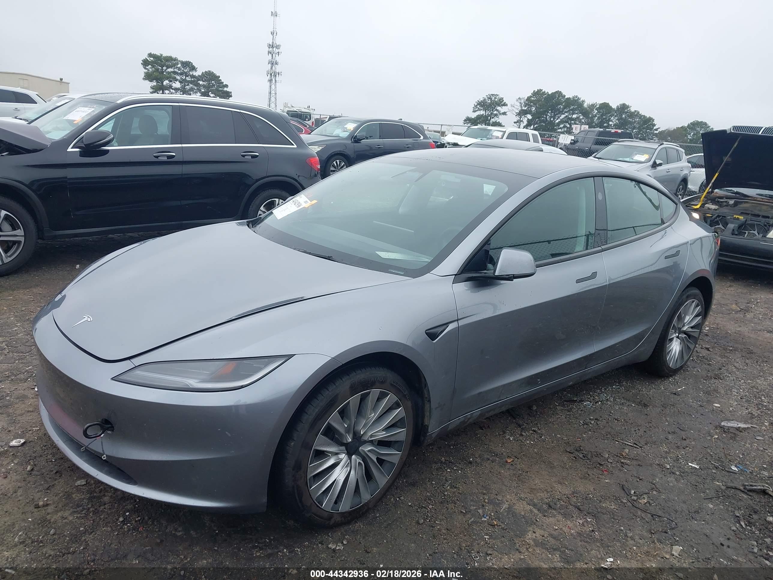 TESLA MODEL image 2