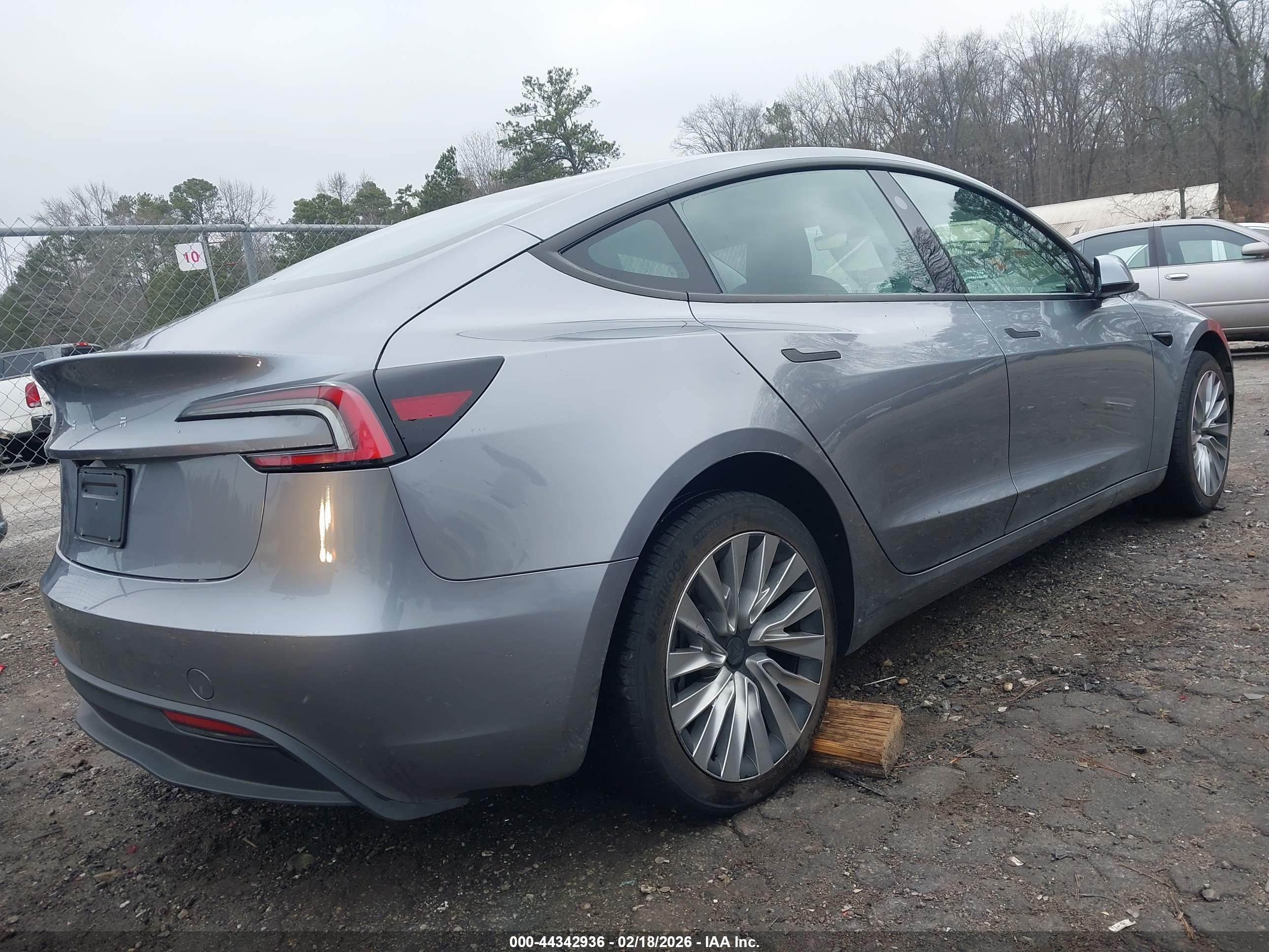TESLA MODEL image 6