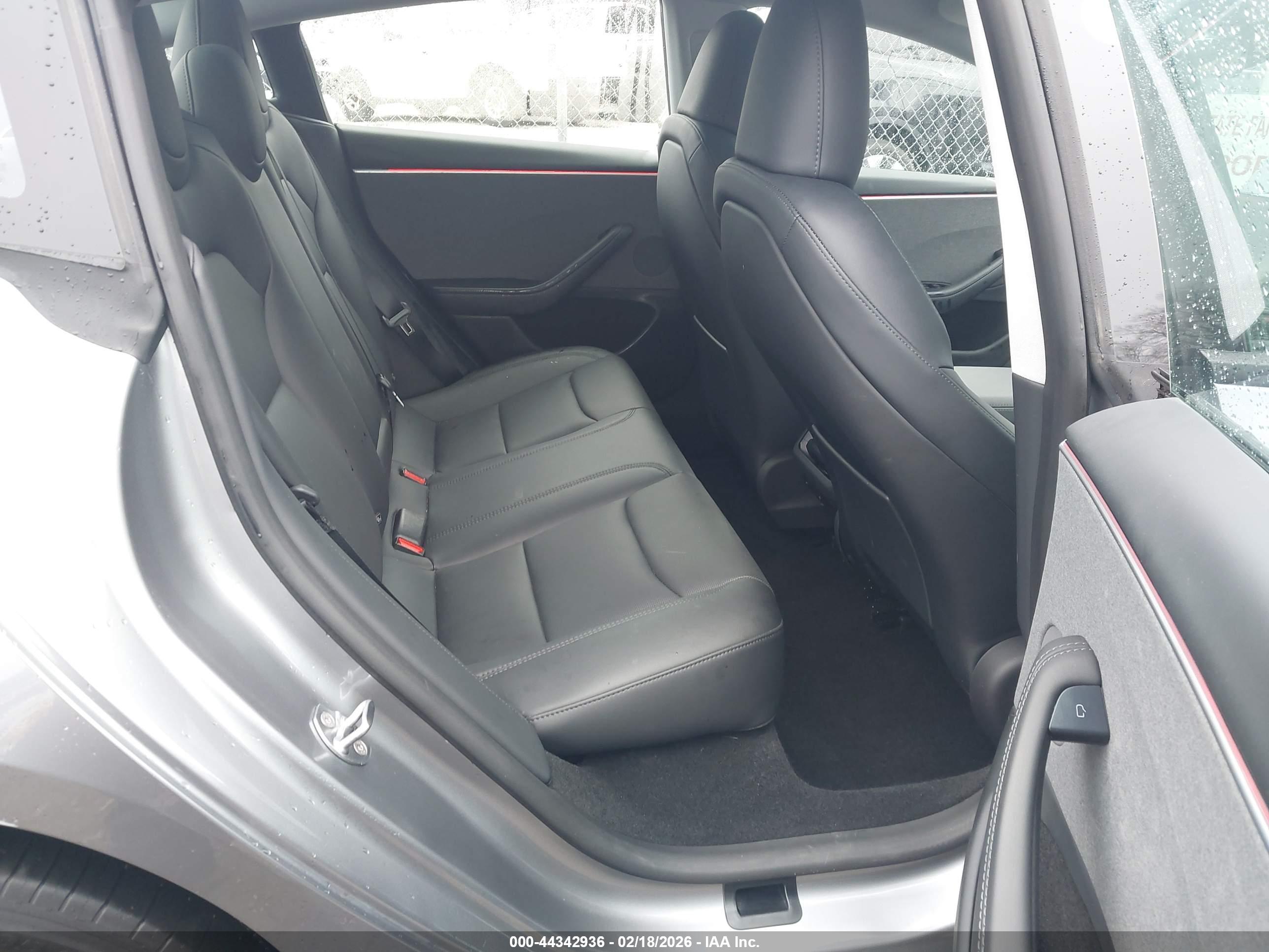 TESLA MODEL image 8