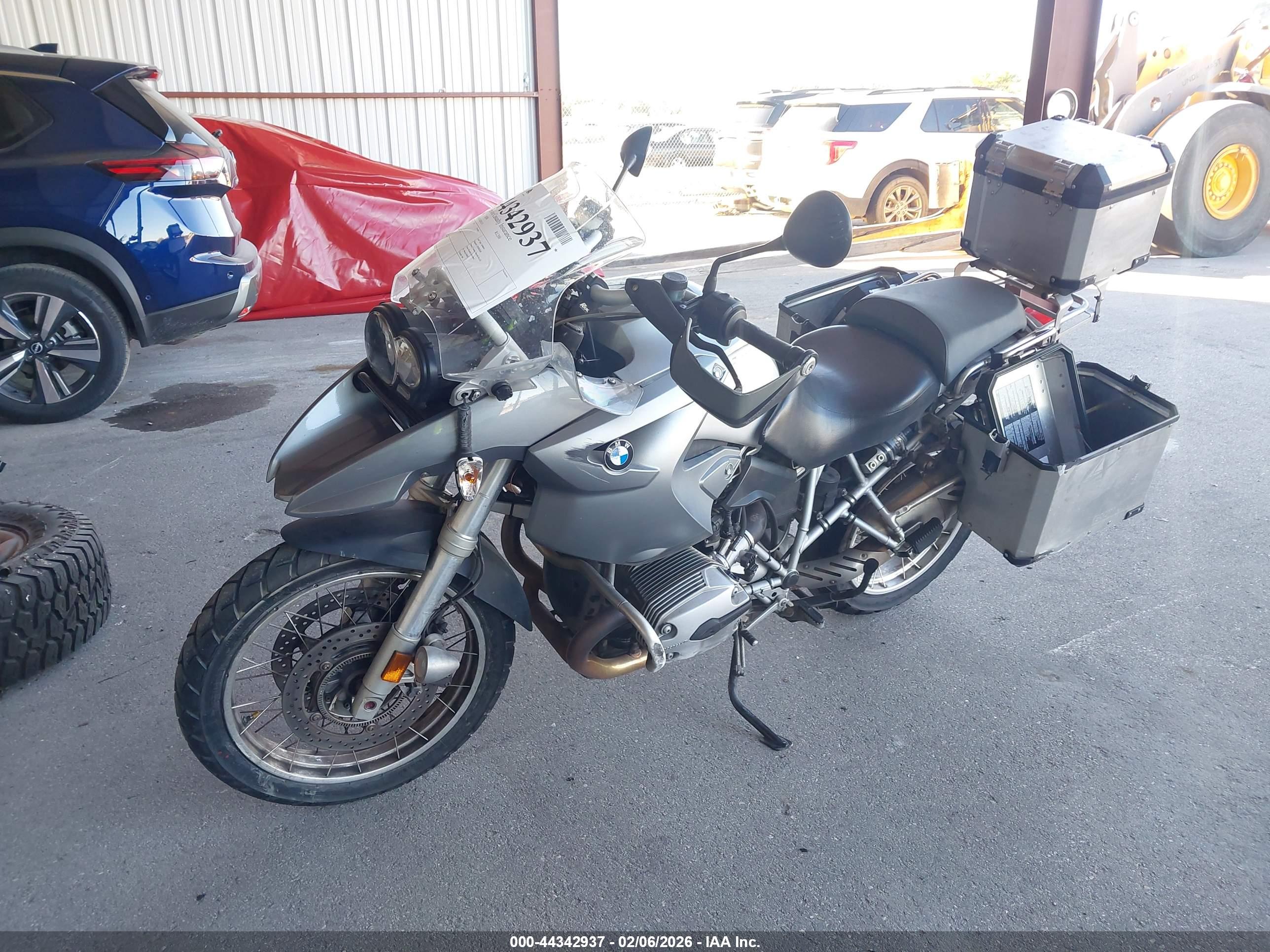 BMW R1200 image 2