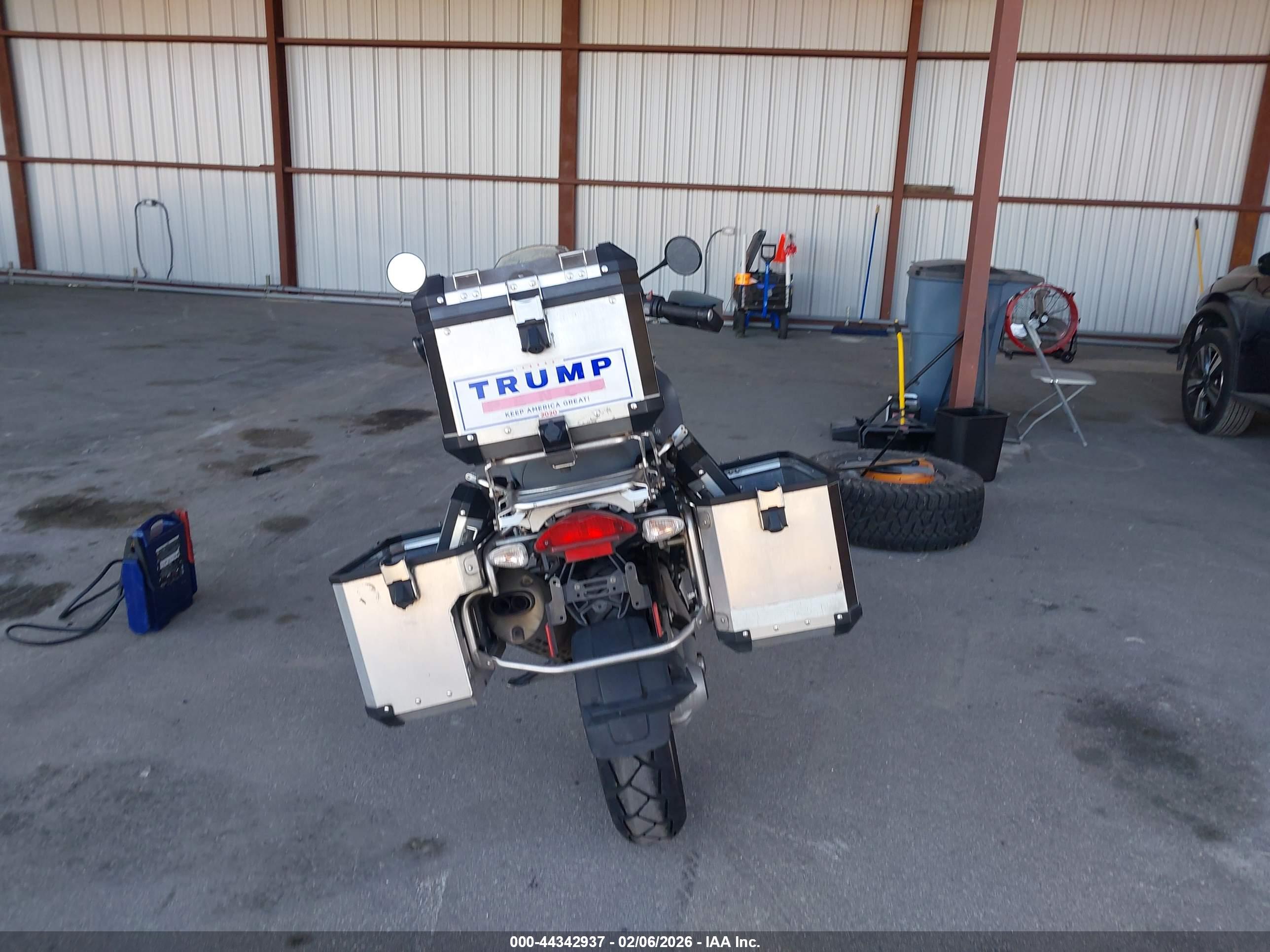 BMW R1200 image 6