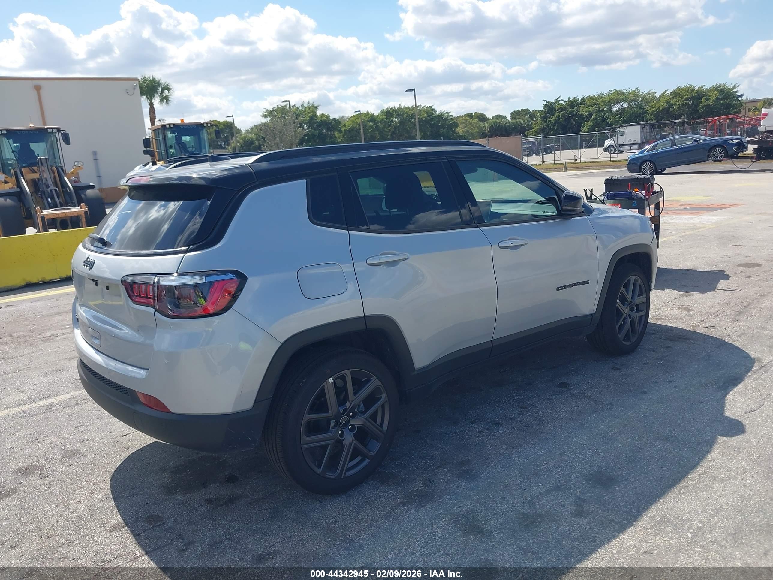 JEEP COMPASS image 4