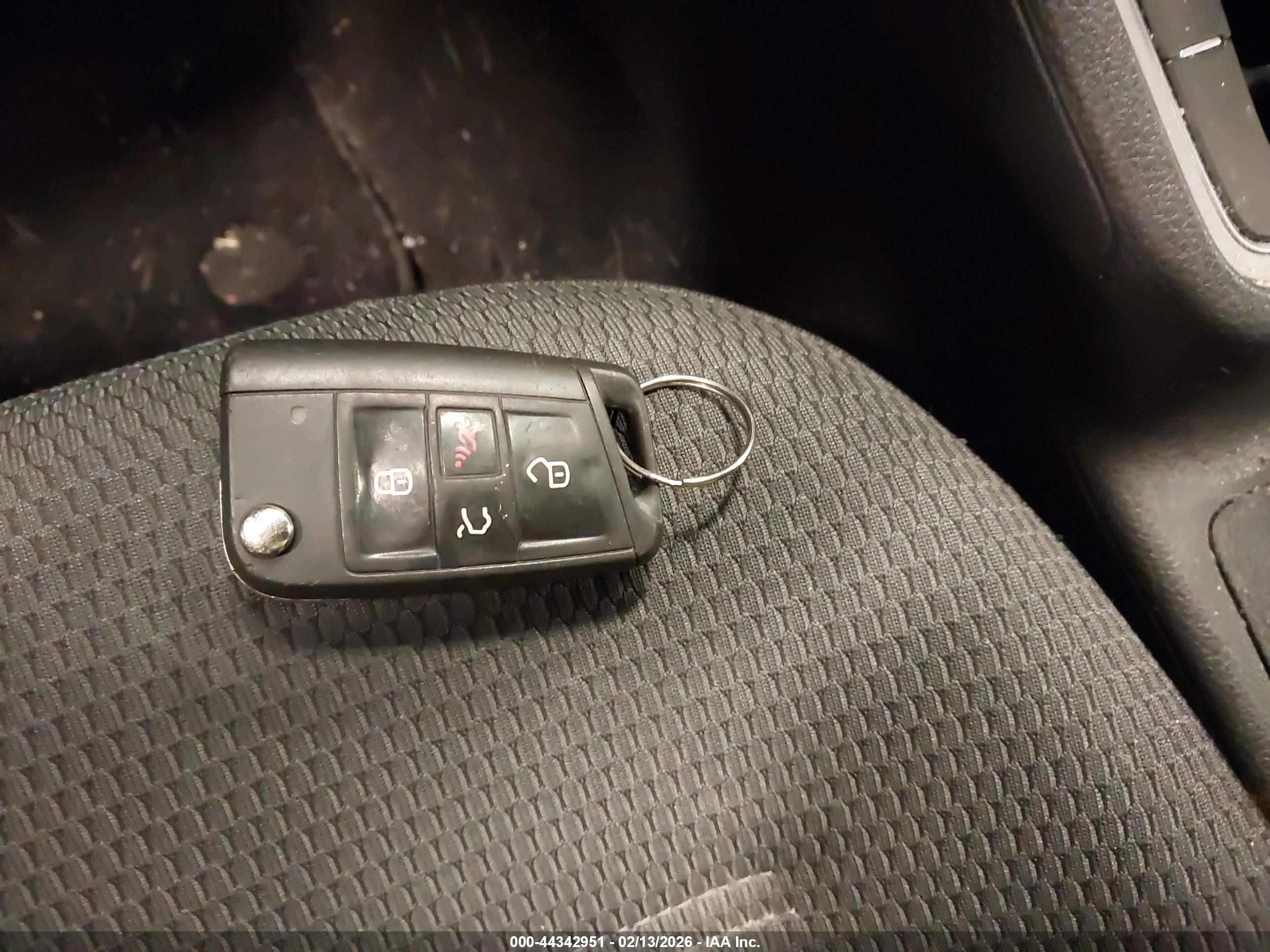 VOLKSWAGEN GOLF image 11