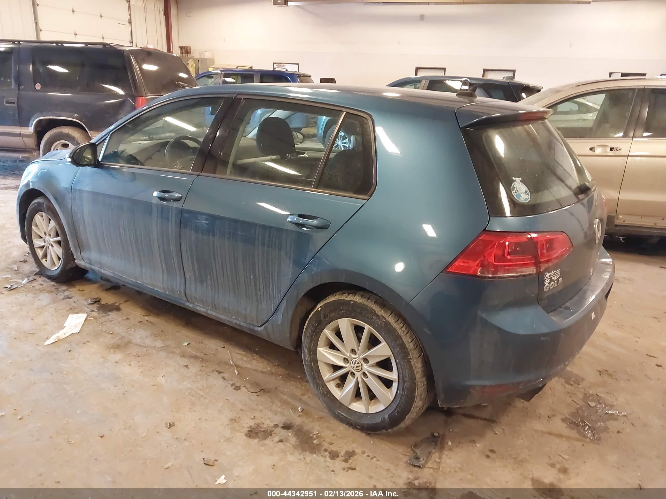 VOLKSWAGEN GOLF image 3