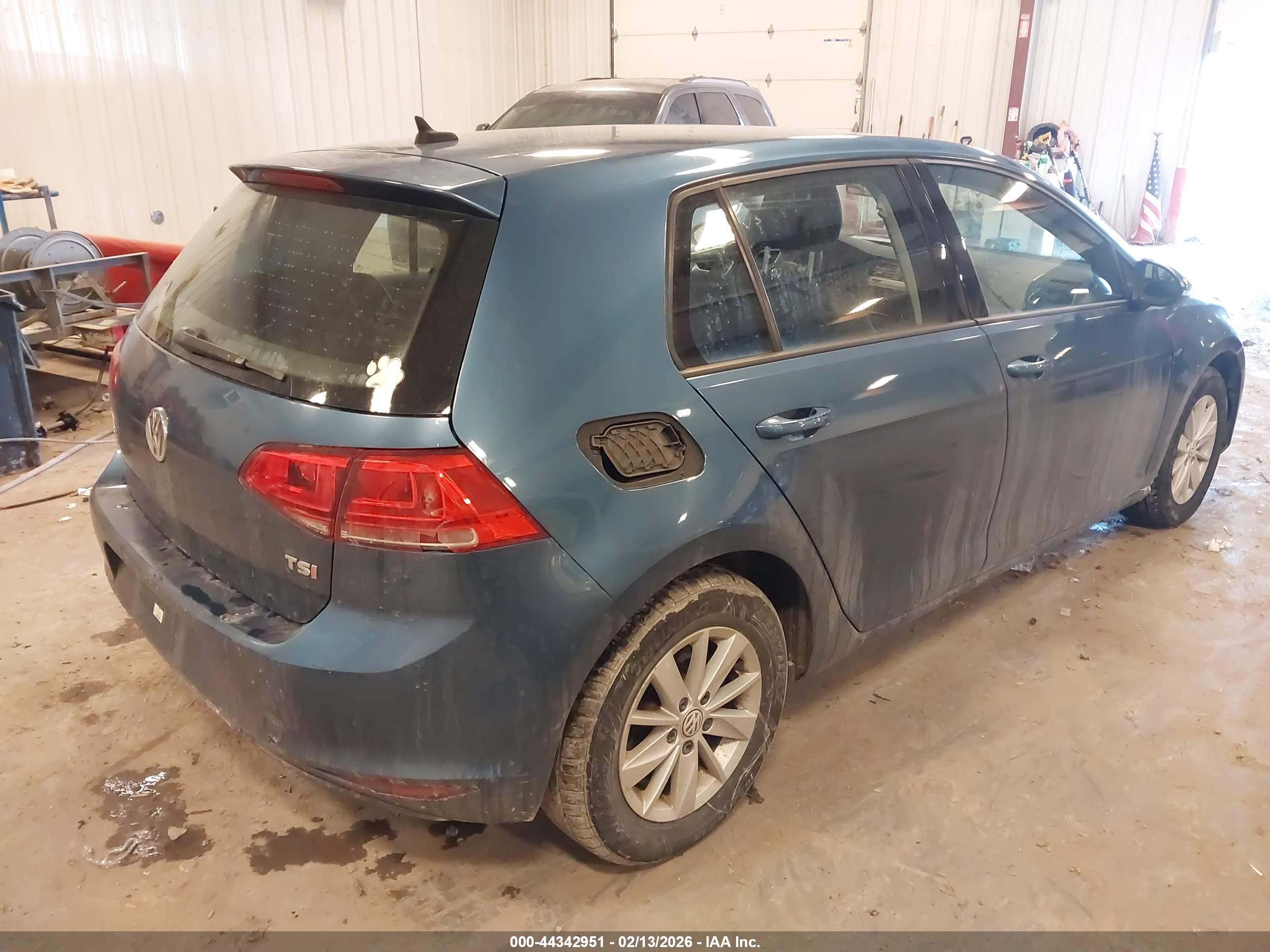 VOLKSWAGEN GOLF image 4