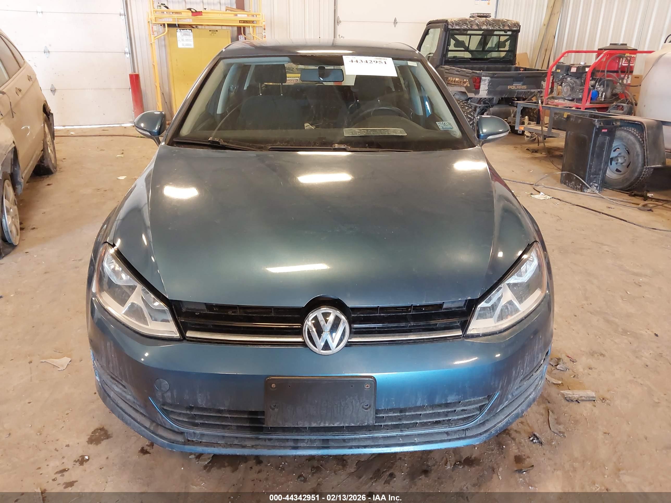 VOLKSWAGEN GOLF image 6
