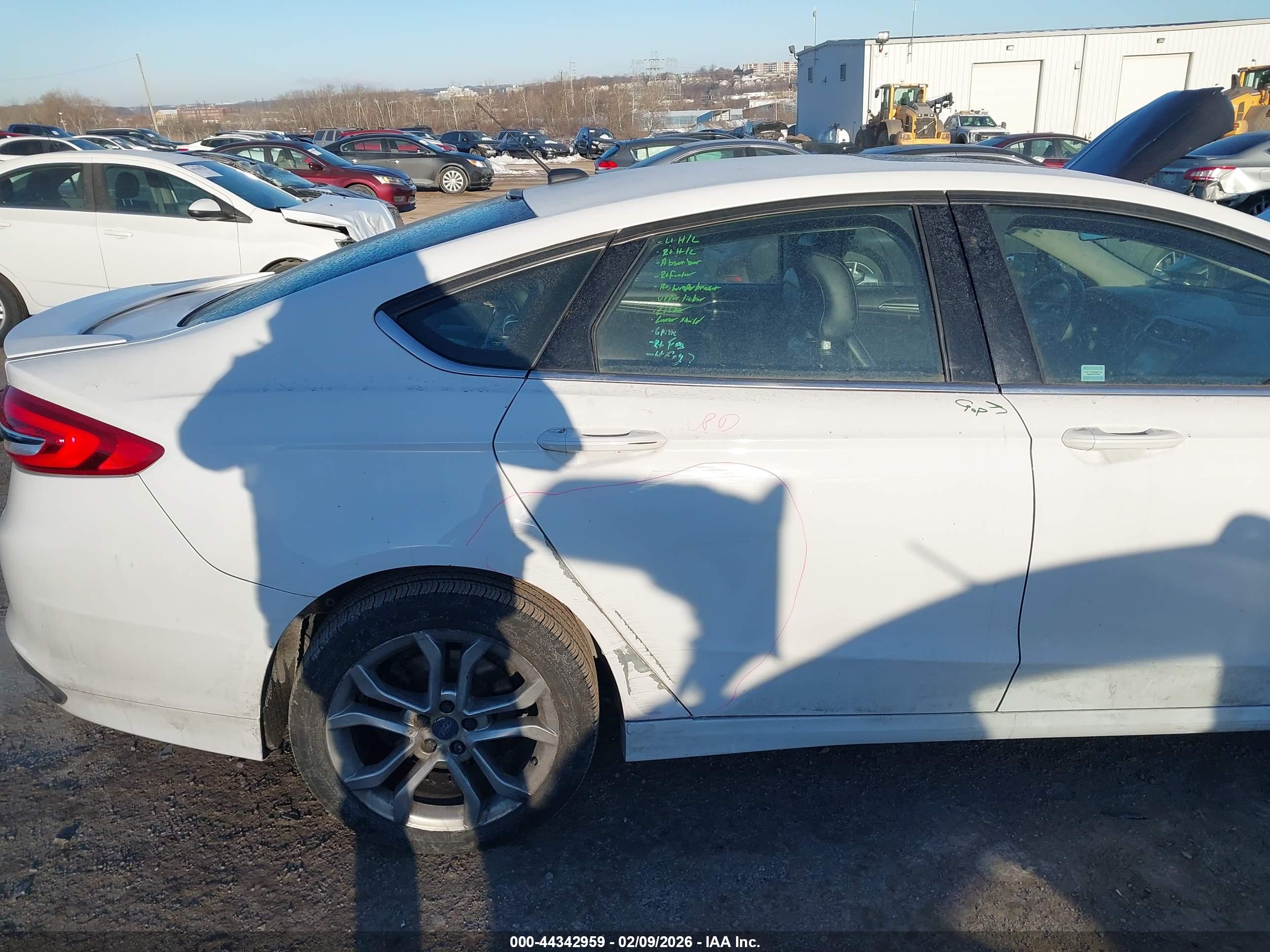 FORD FUSION image 6