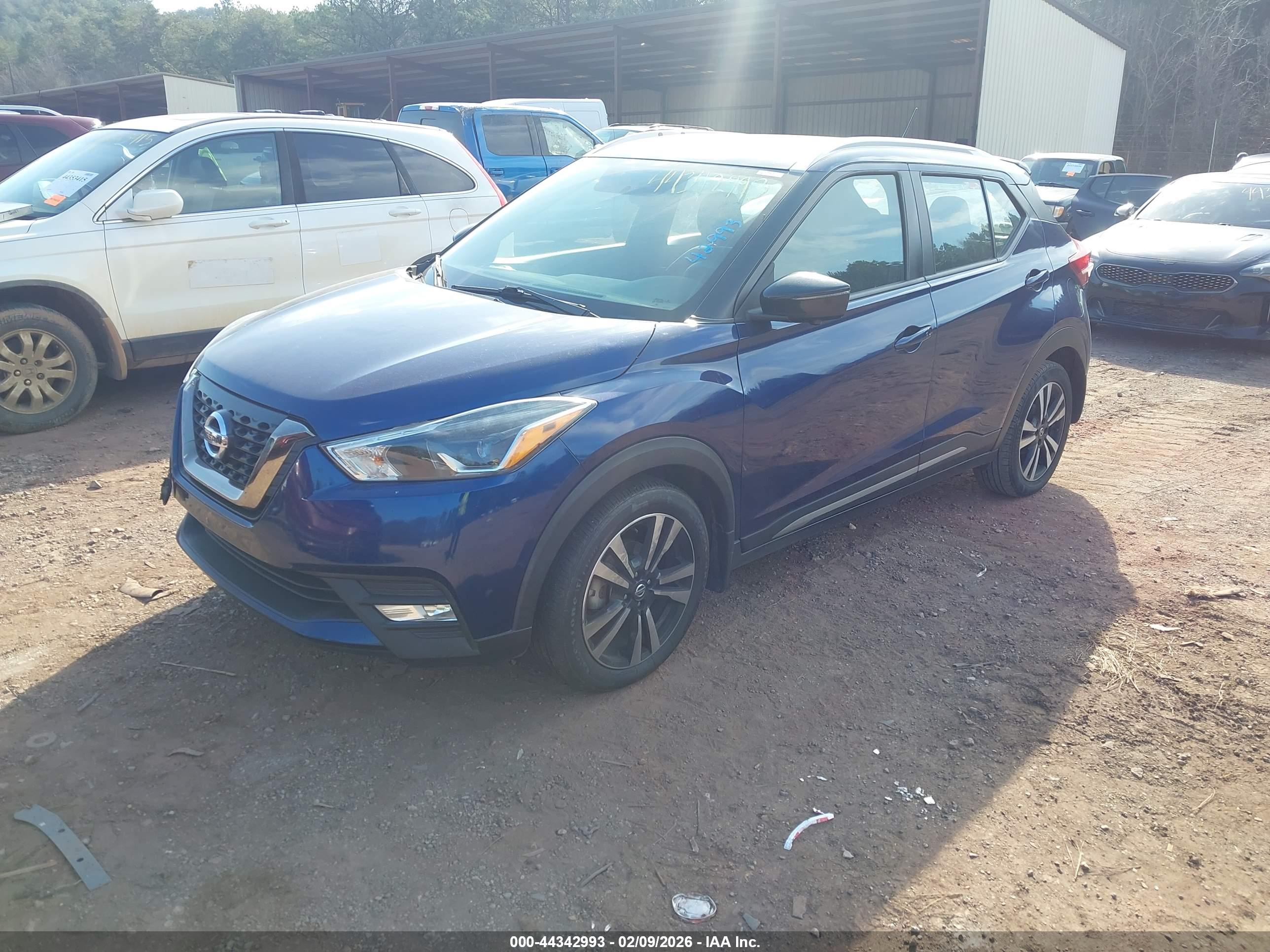NISSAN KICKS image 2