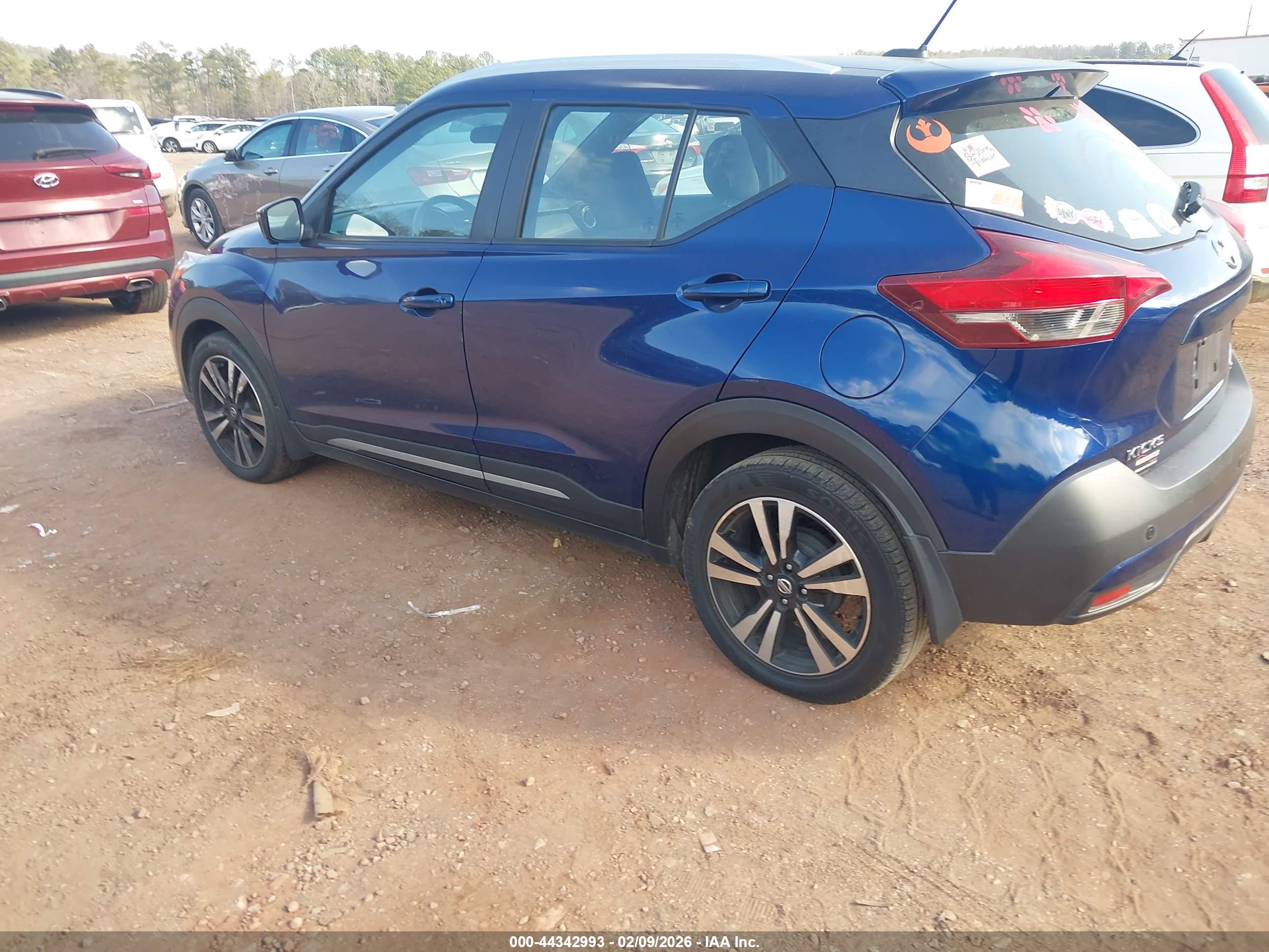 NISSAN KICKS image 3