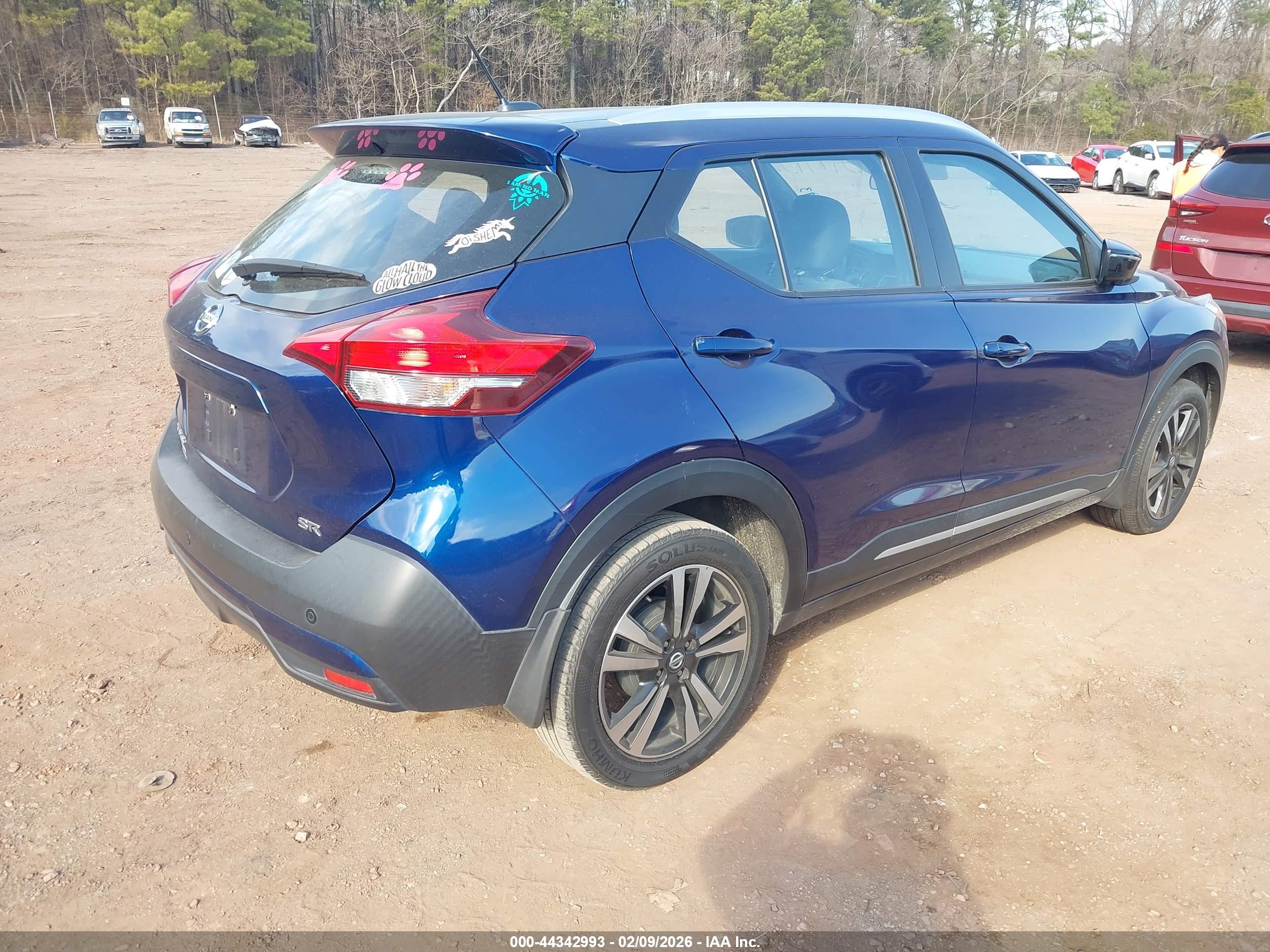 NISSAN KICKS image 4