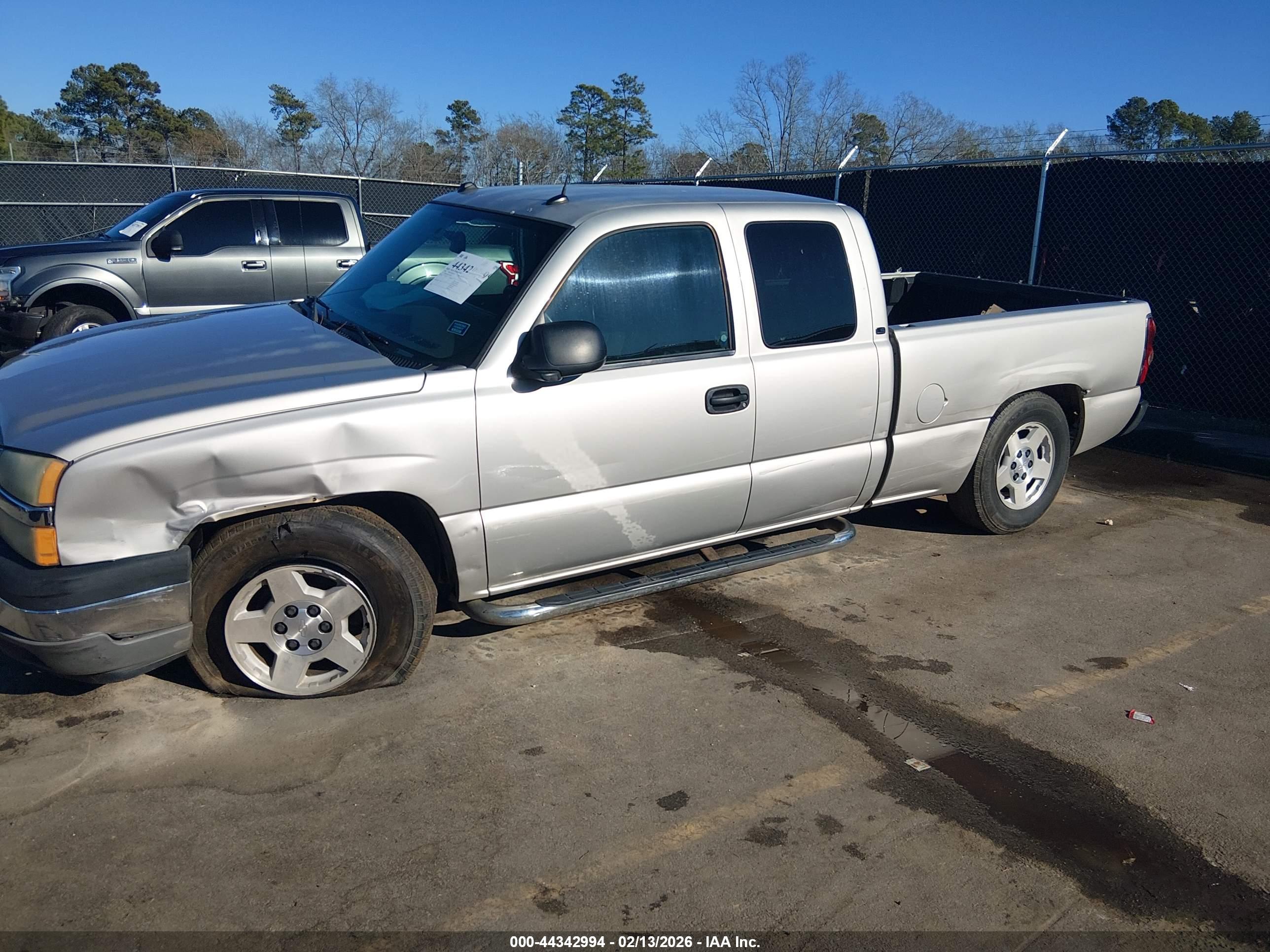 CHEVROLET SILVERADO image 6