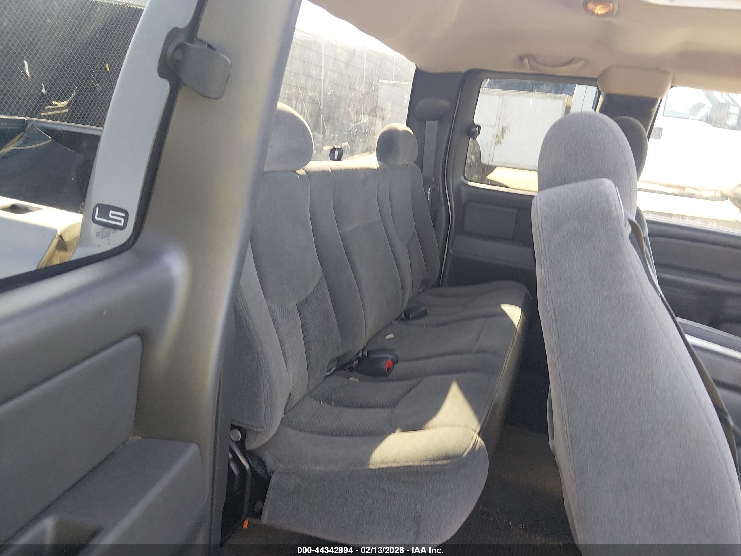 CHEVROLET SILVERADO image 8