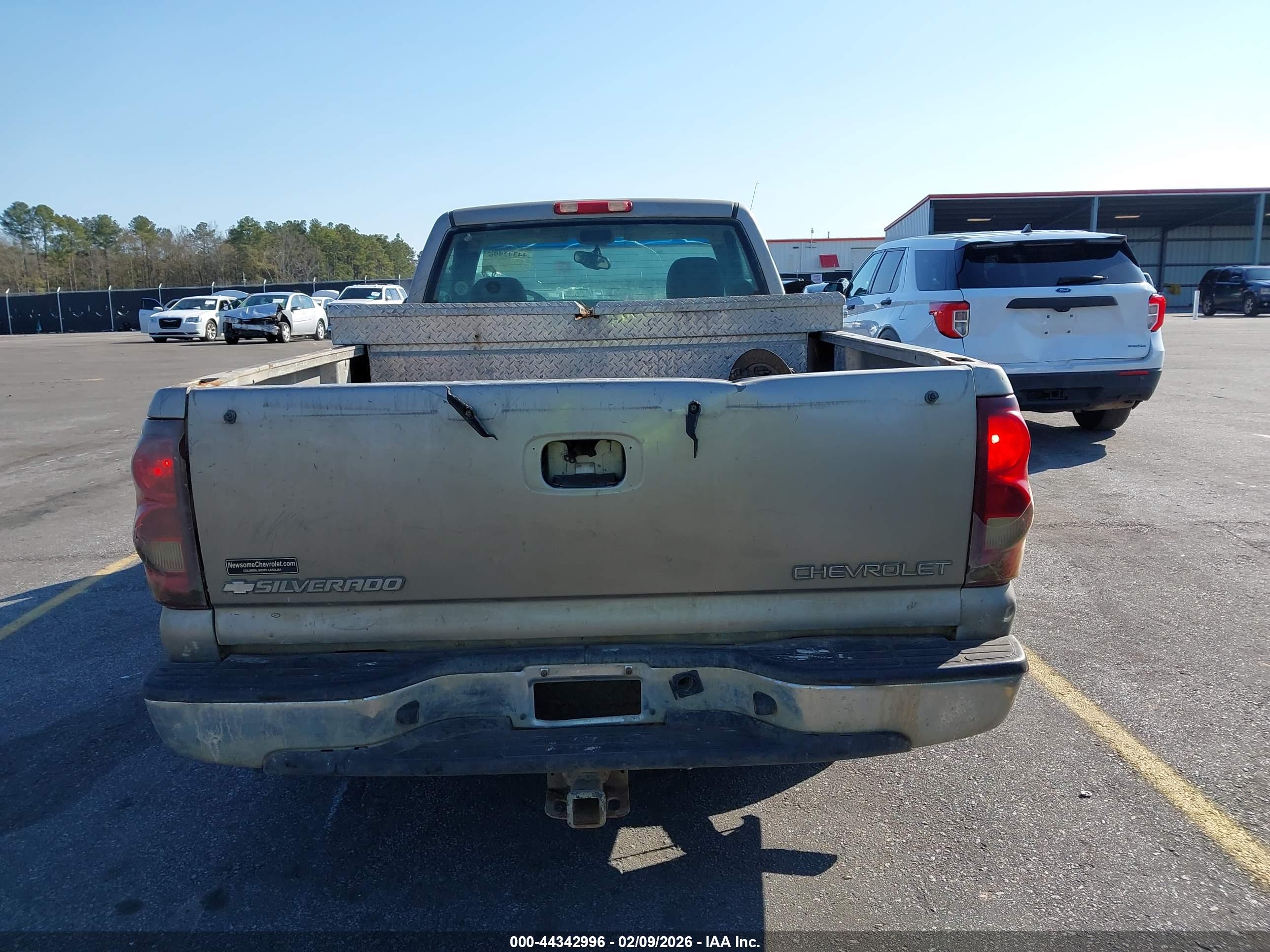 CHEVROLET SILVERADO image 8