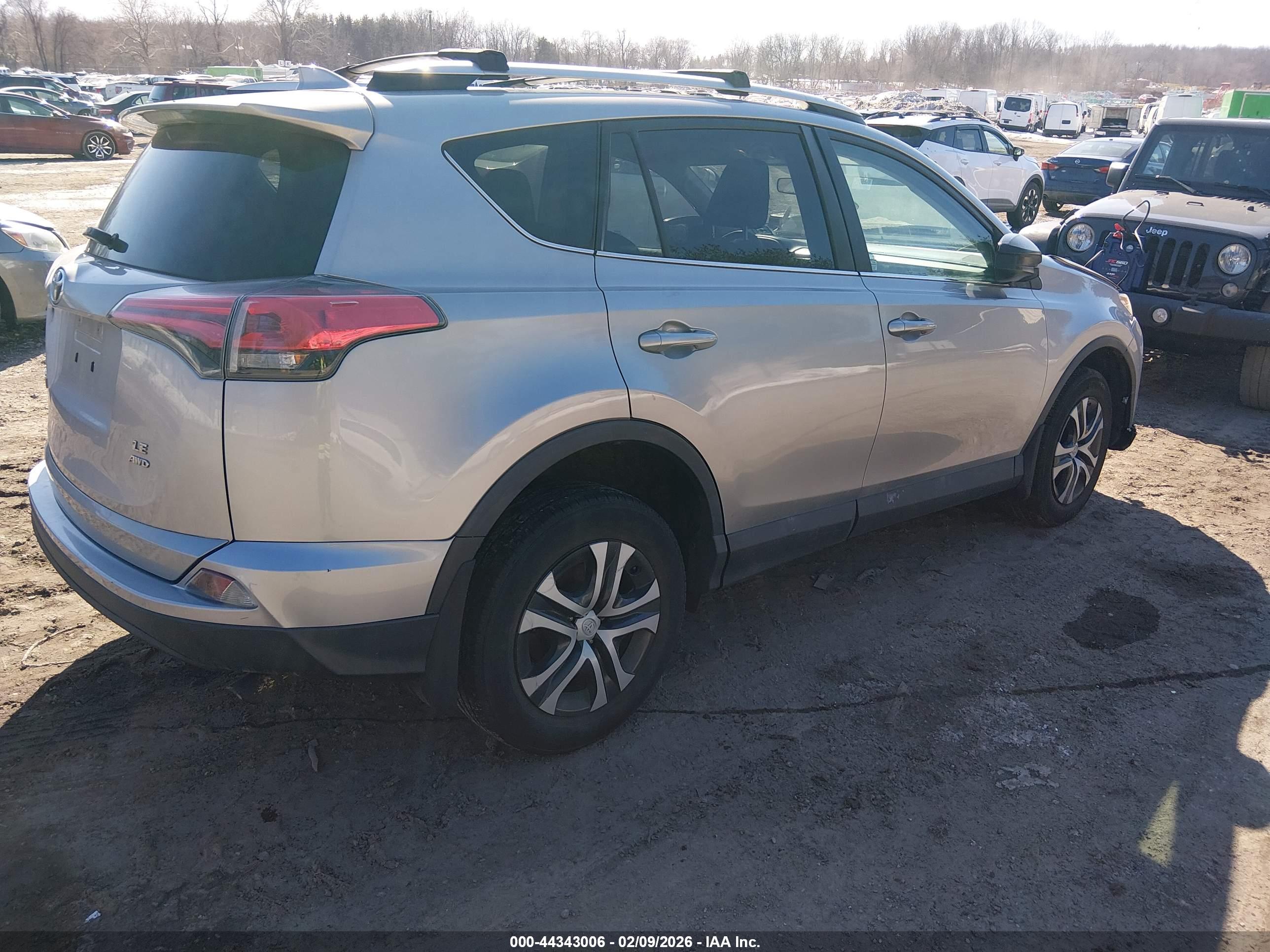 TOYOTA RAV4 image 4