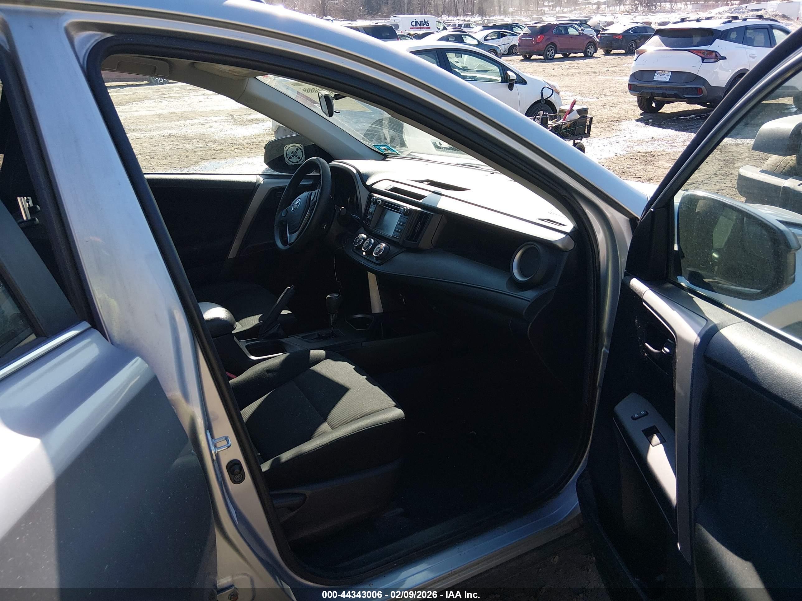 TOYOTA RAV4 image 5