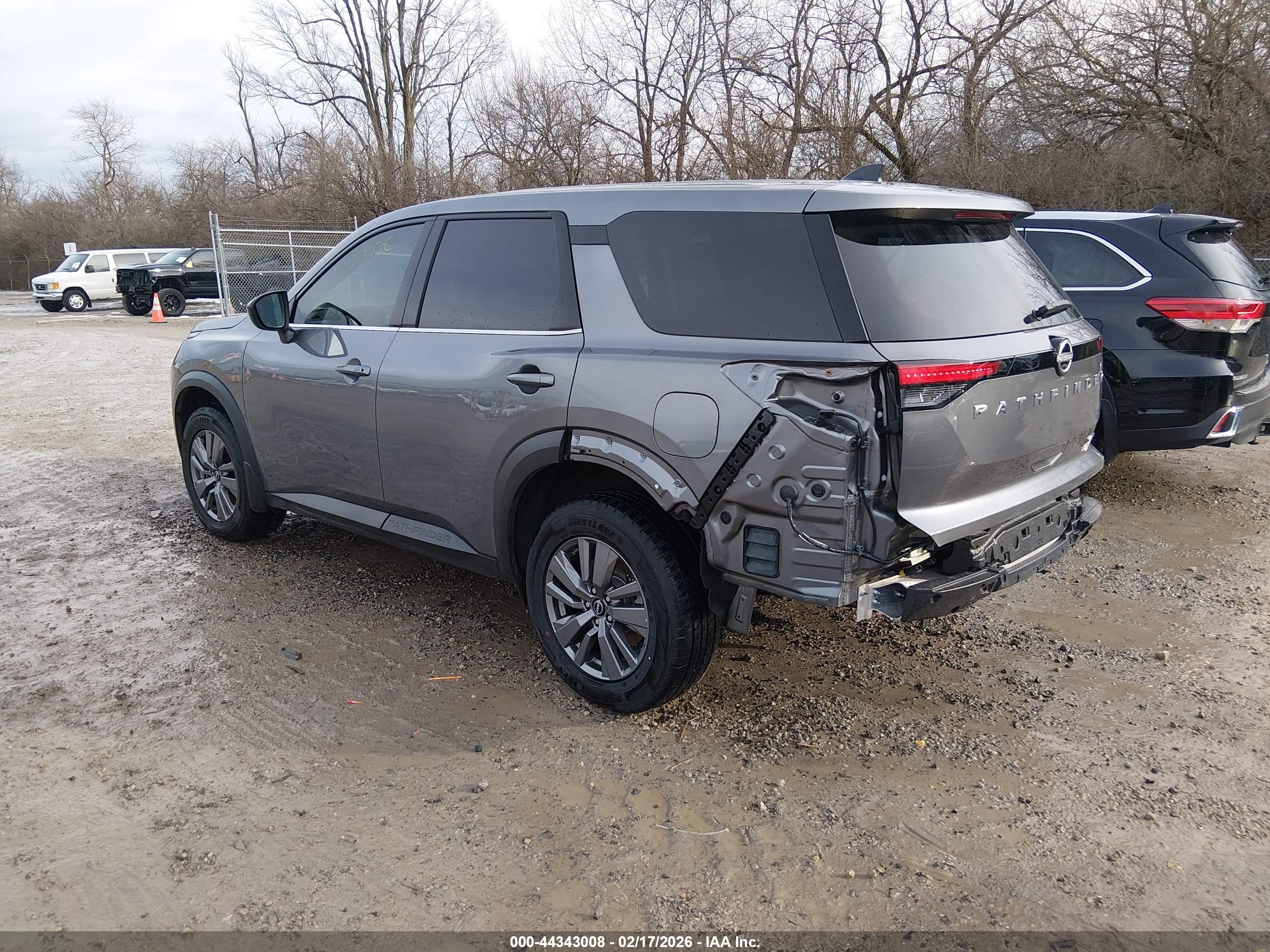 NISSAN PATHFINDER image 3