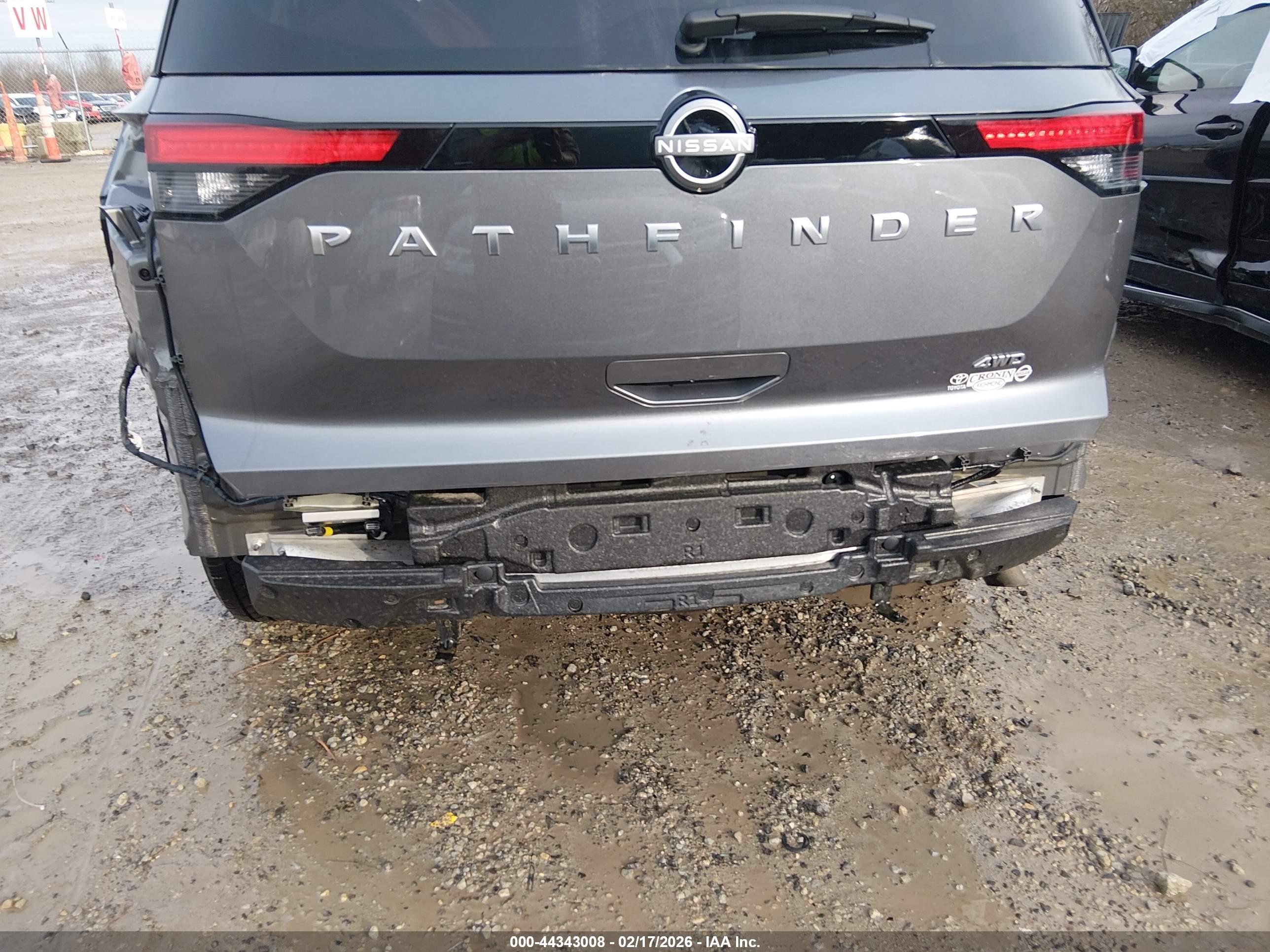 NISSAN PATHFINDER image 6