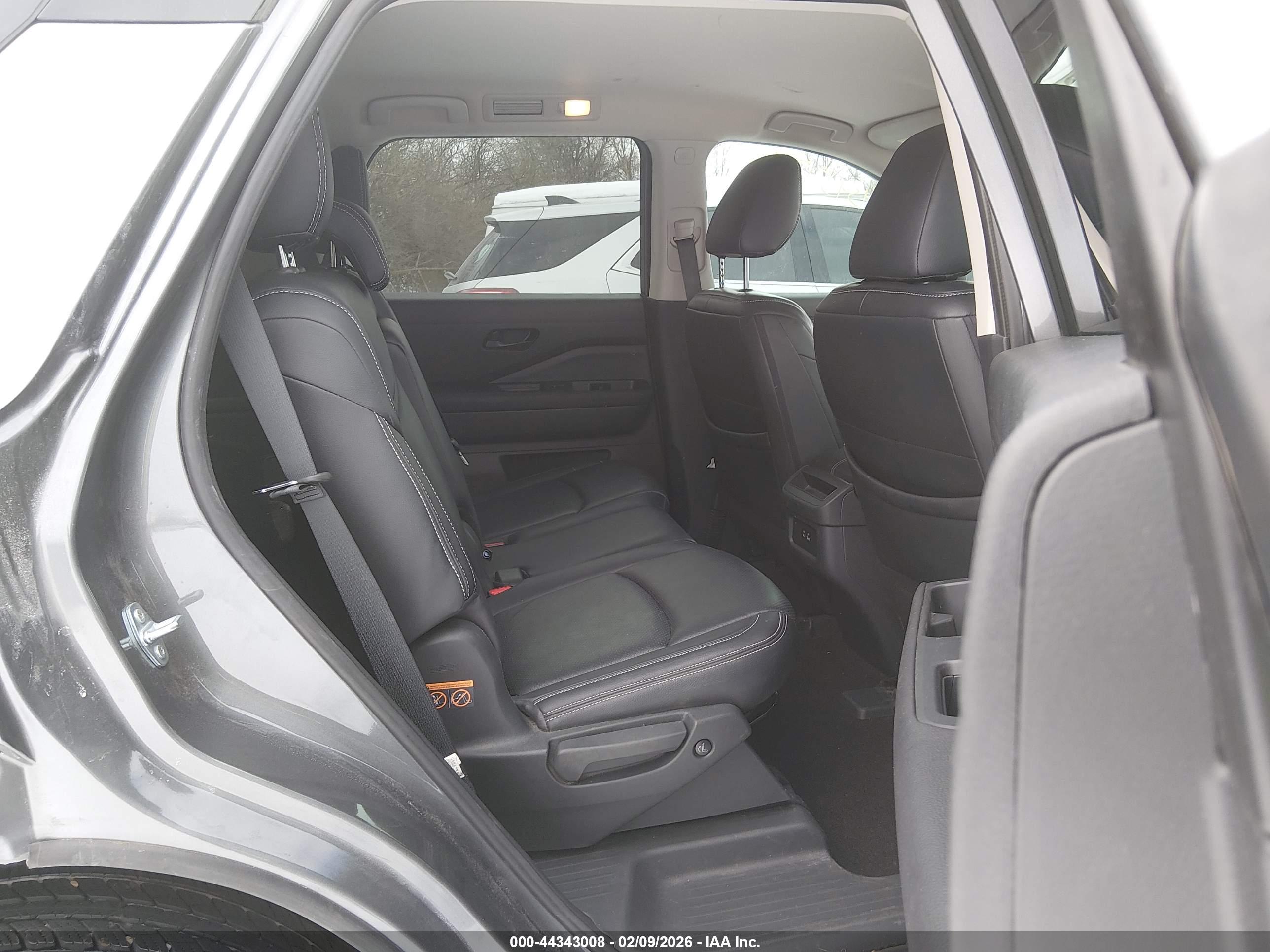 NISSAN PATHFINDER image 8