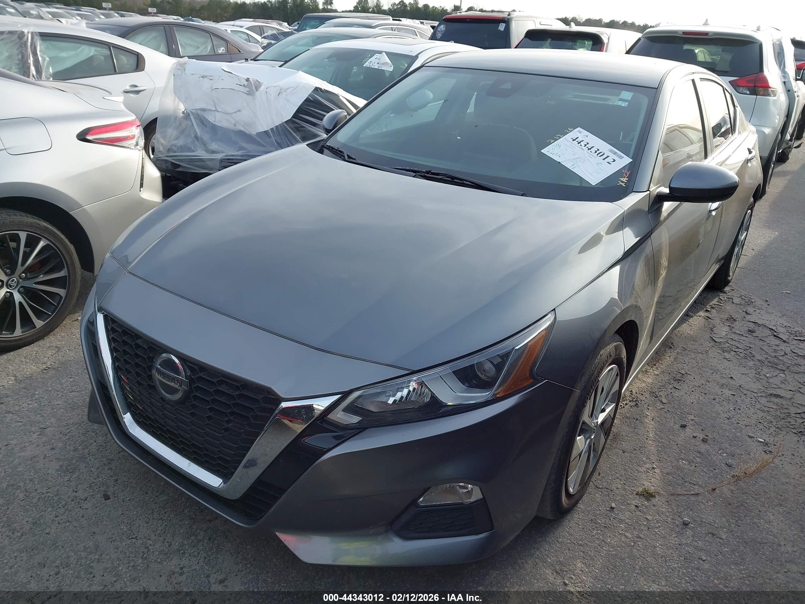 NISSAN ALTIMA image 2