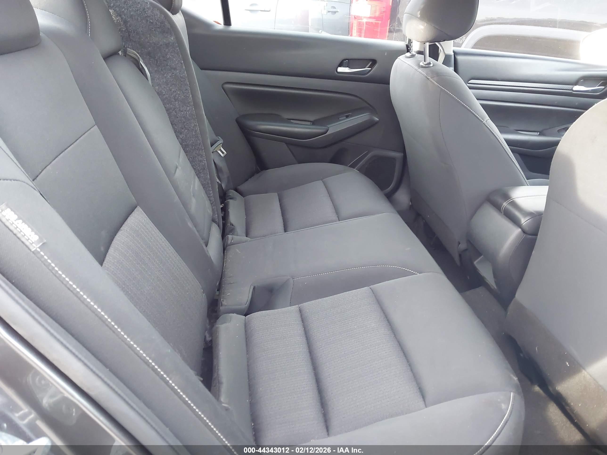 NISSAN ALTIMA image 8