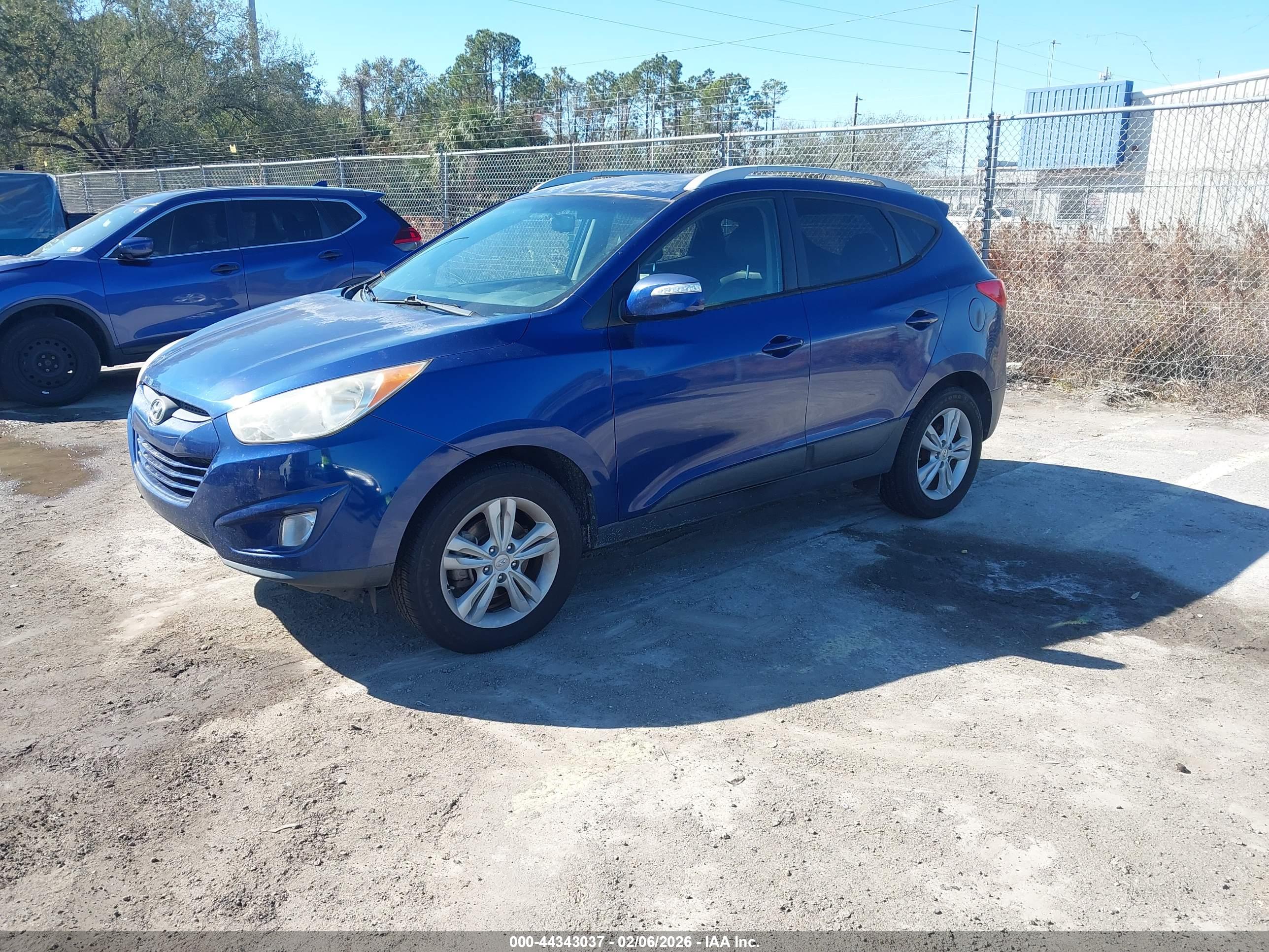 HYUNDAI TUCSON image 2