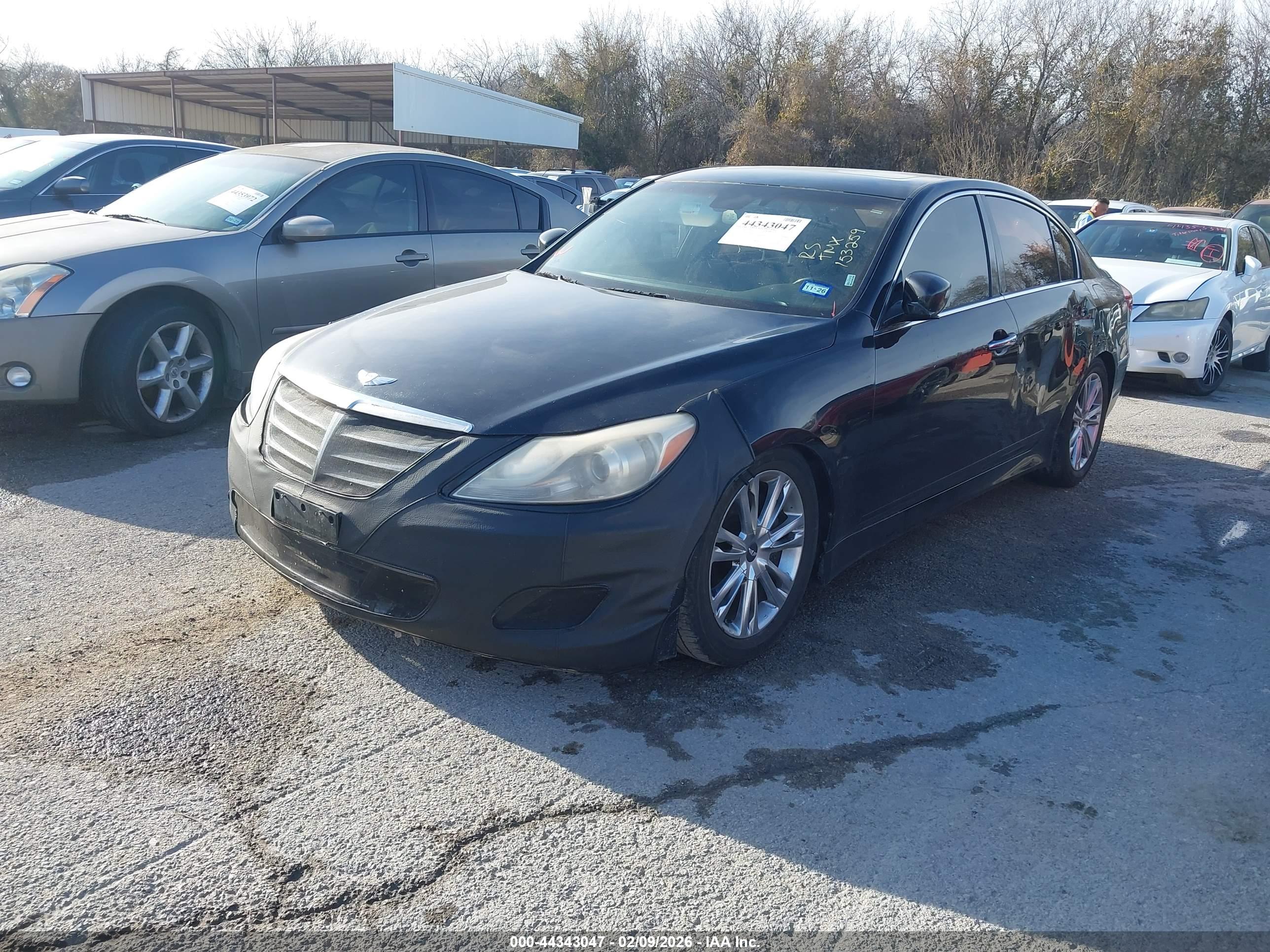 HYUNDAI GENESIS image 2