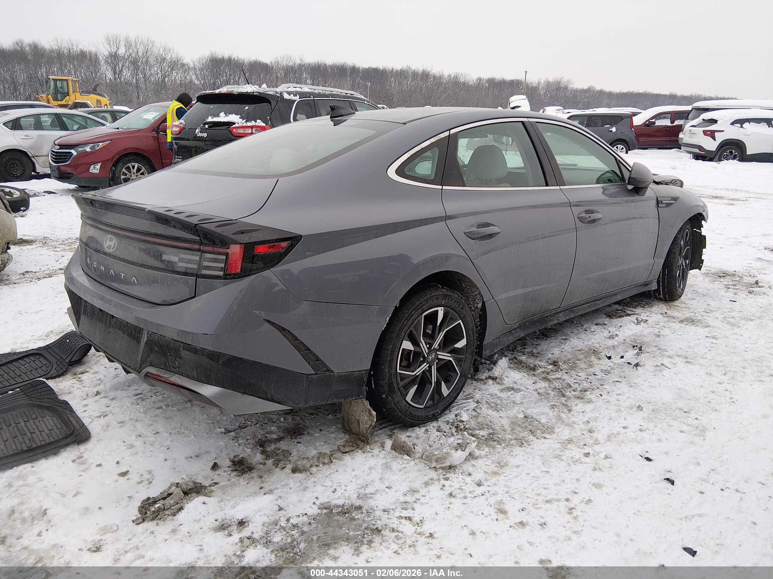 HYUNDAI SONATA image 4
