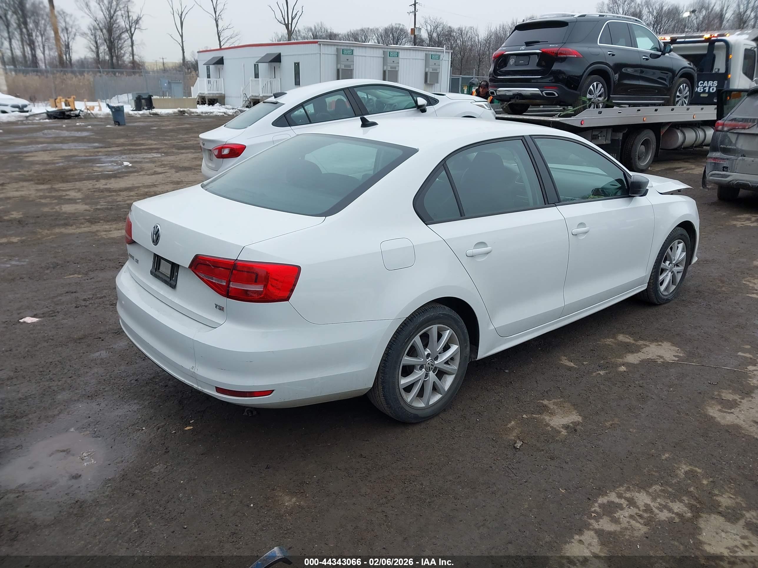 VOLKSWAGEN JETTA image 4