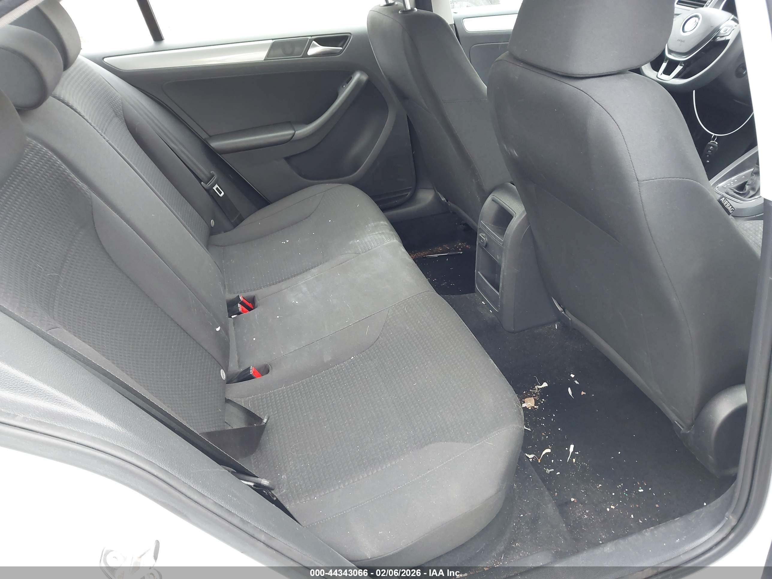 VOLKSWAGEN JETTA image 8