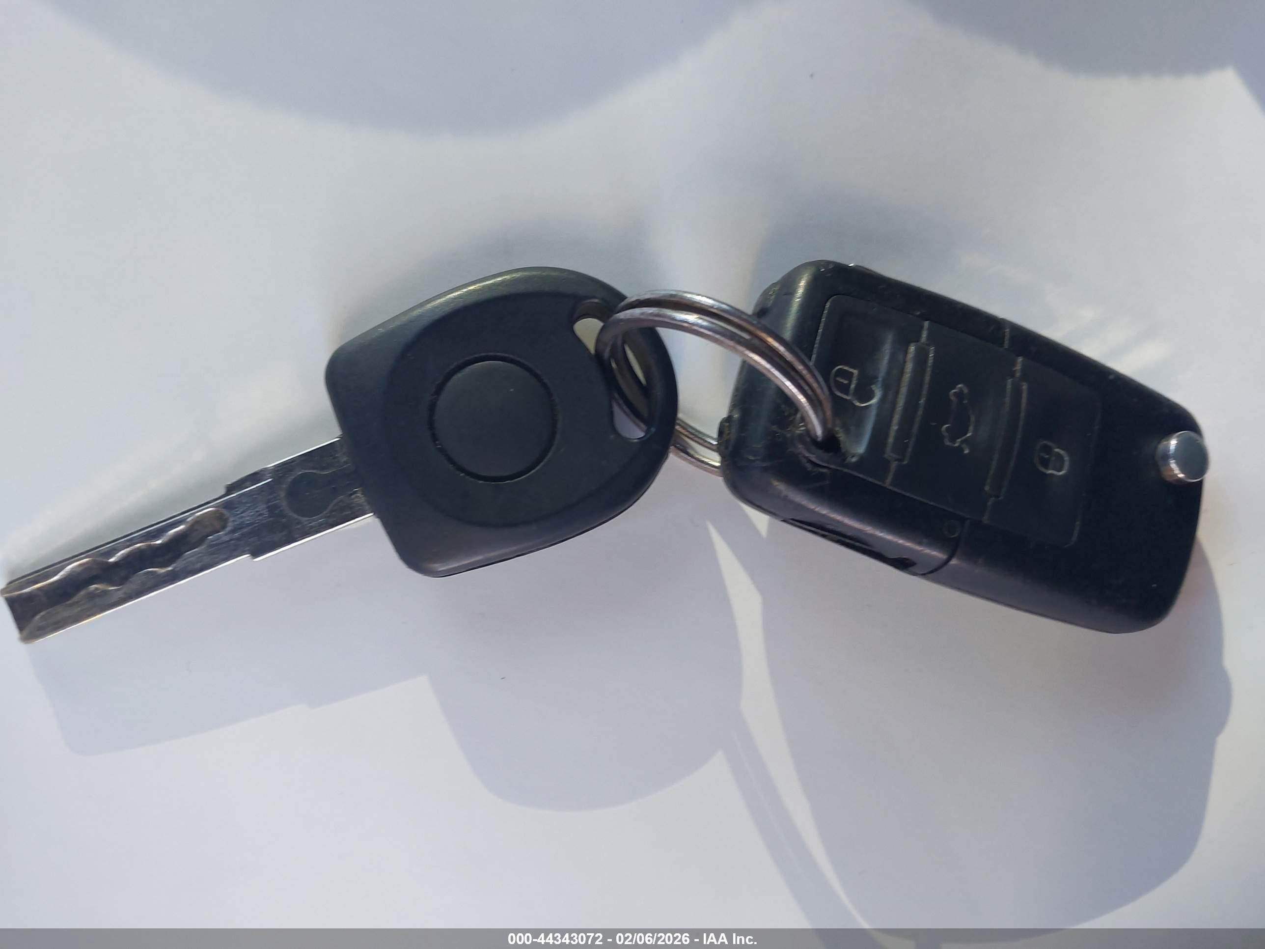 VOLKSWAGEN GTI image 11