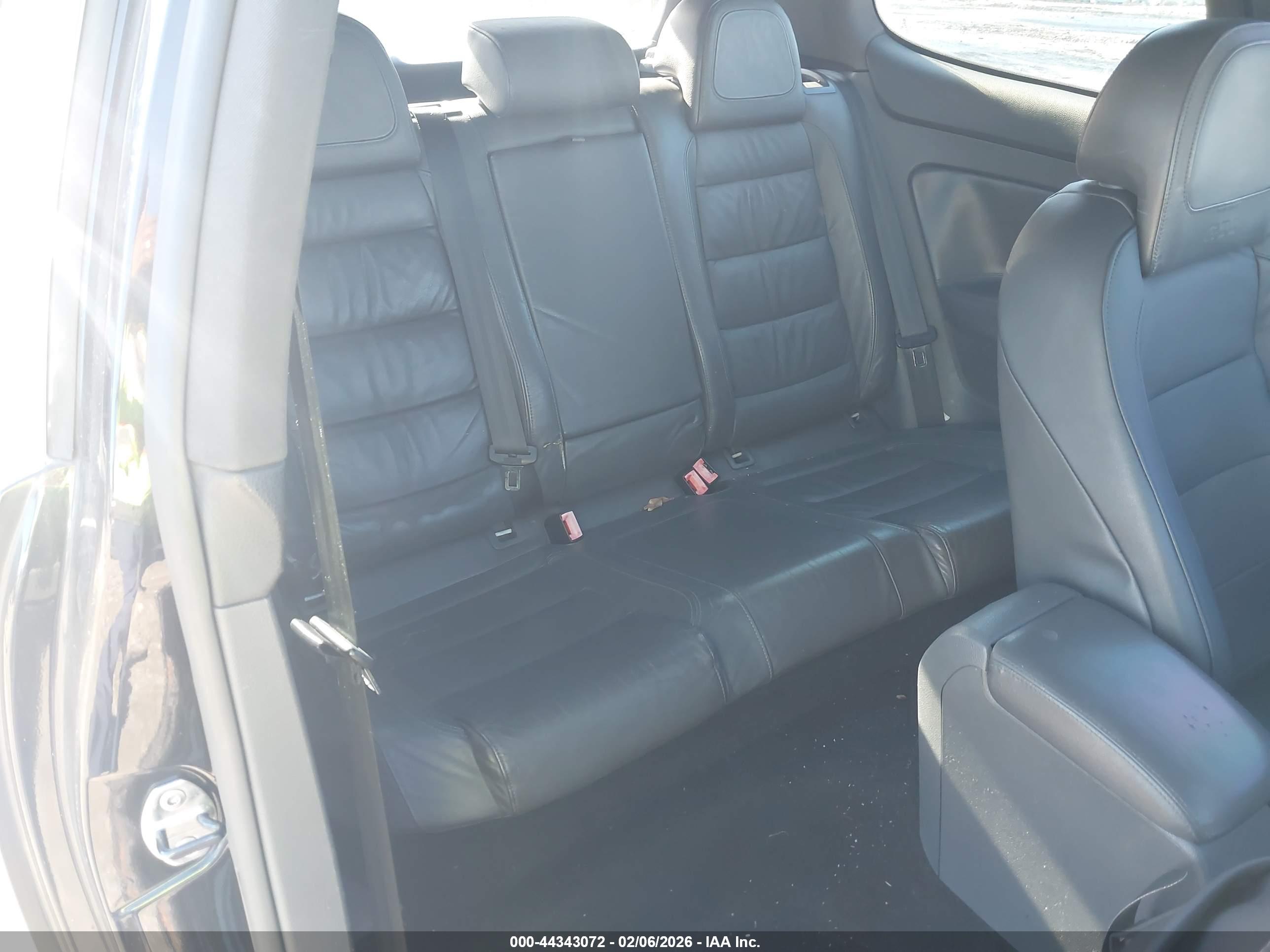 VOLKSWAGEN GTI image 8