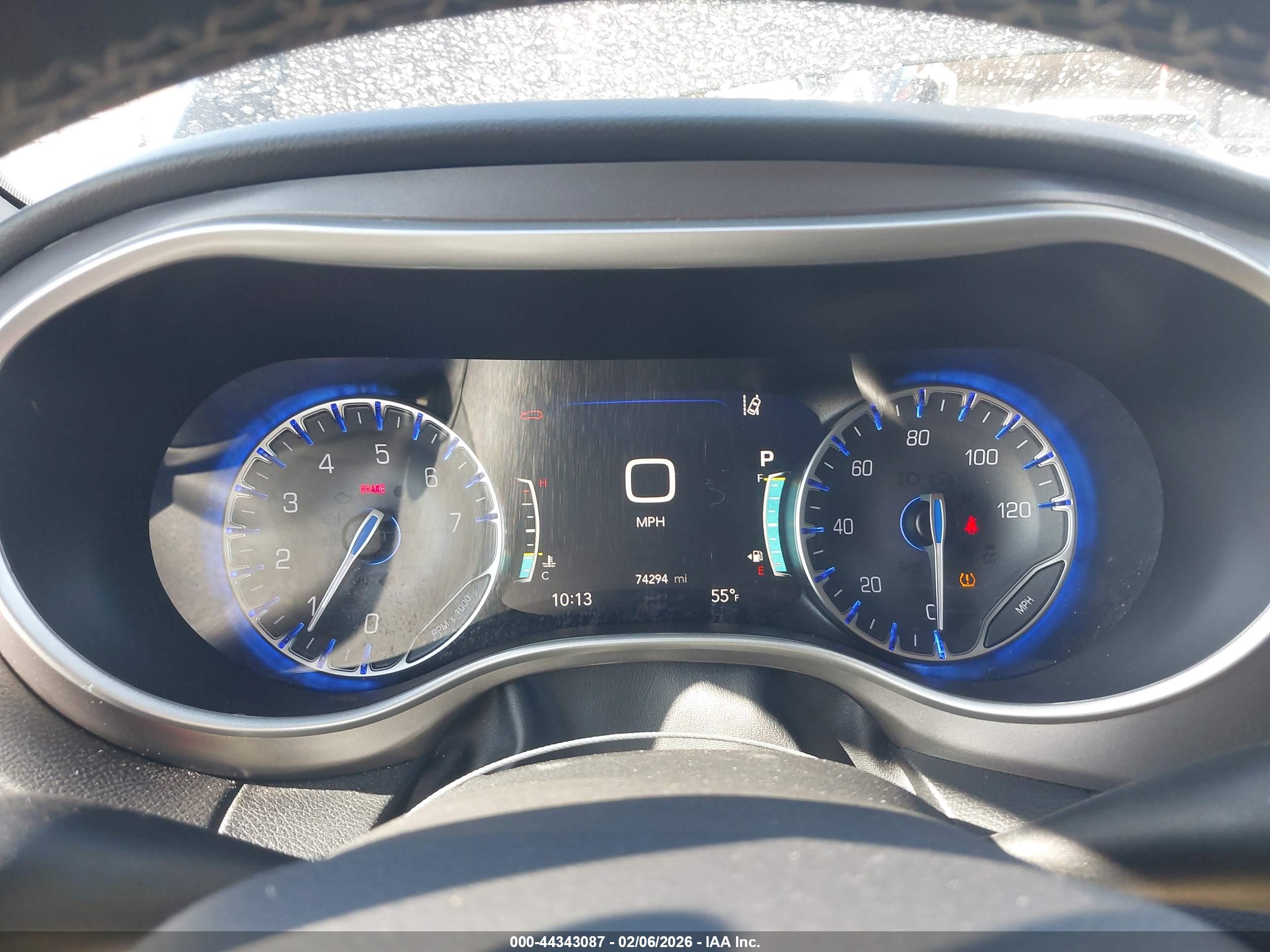 CHRYSLER PACIFICA image 7