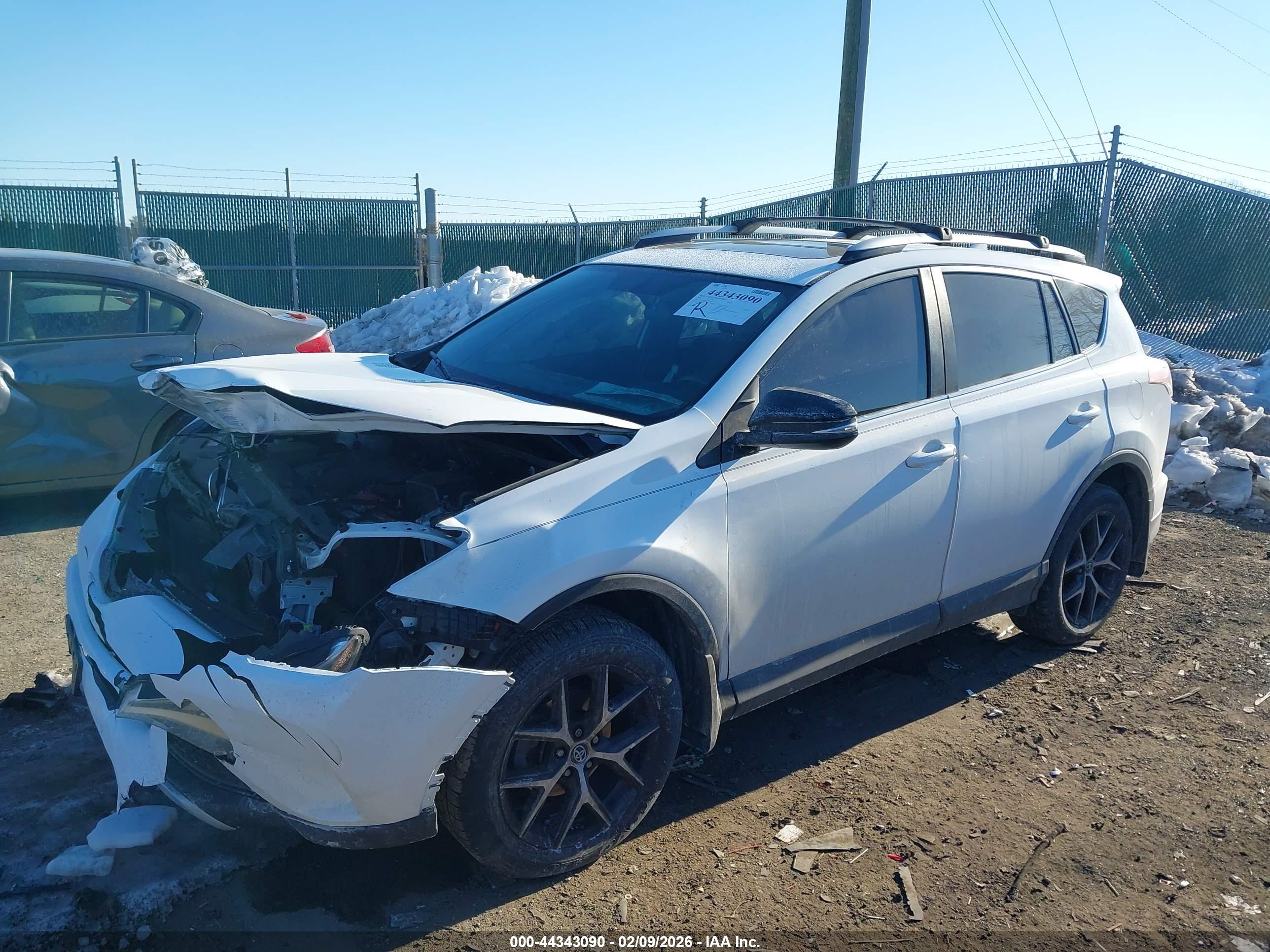 TOYOTA RAV4 image 2