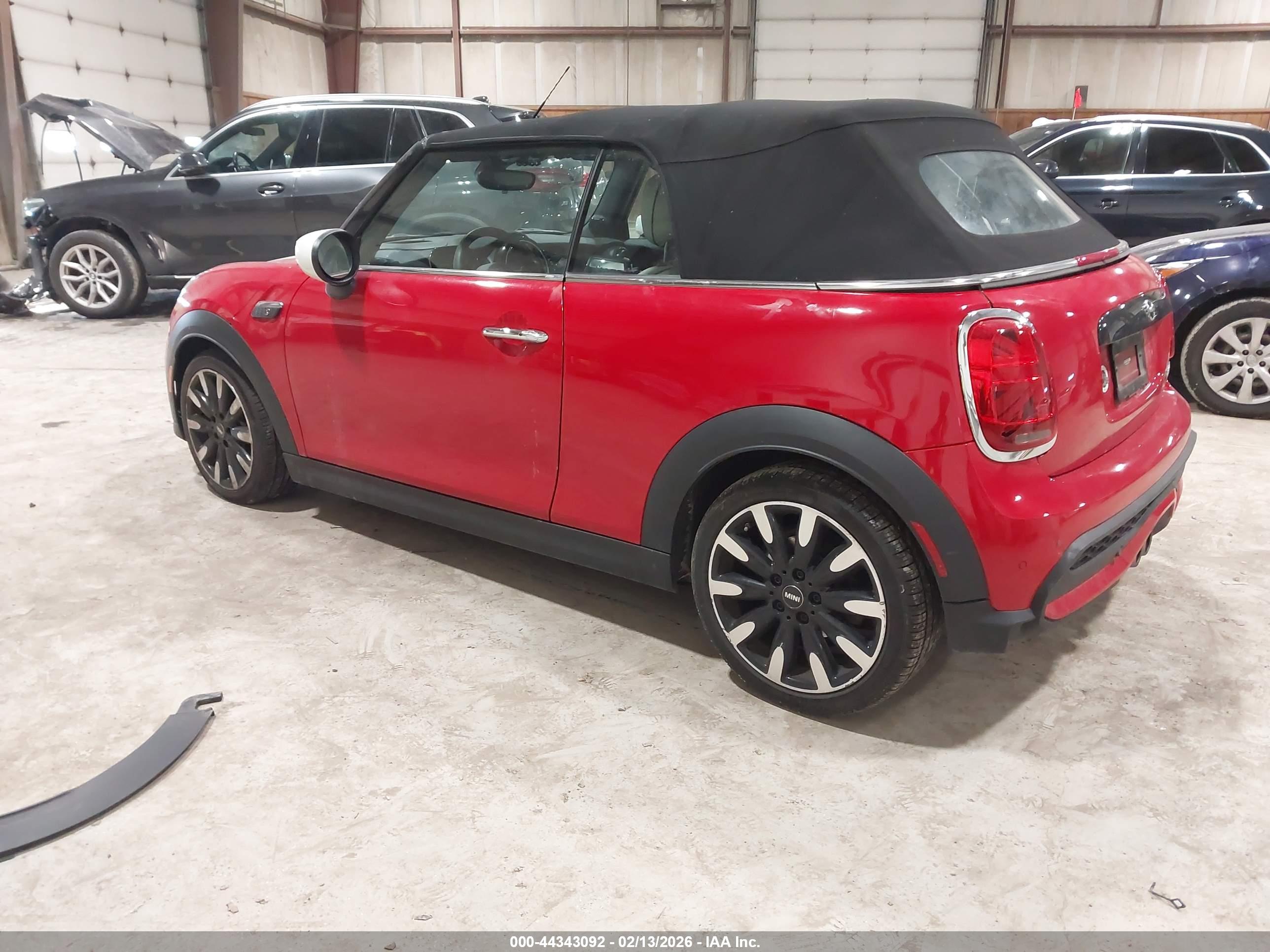 MINI CONVERTIBLE image 3