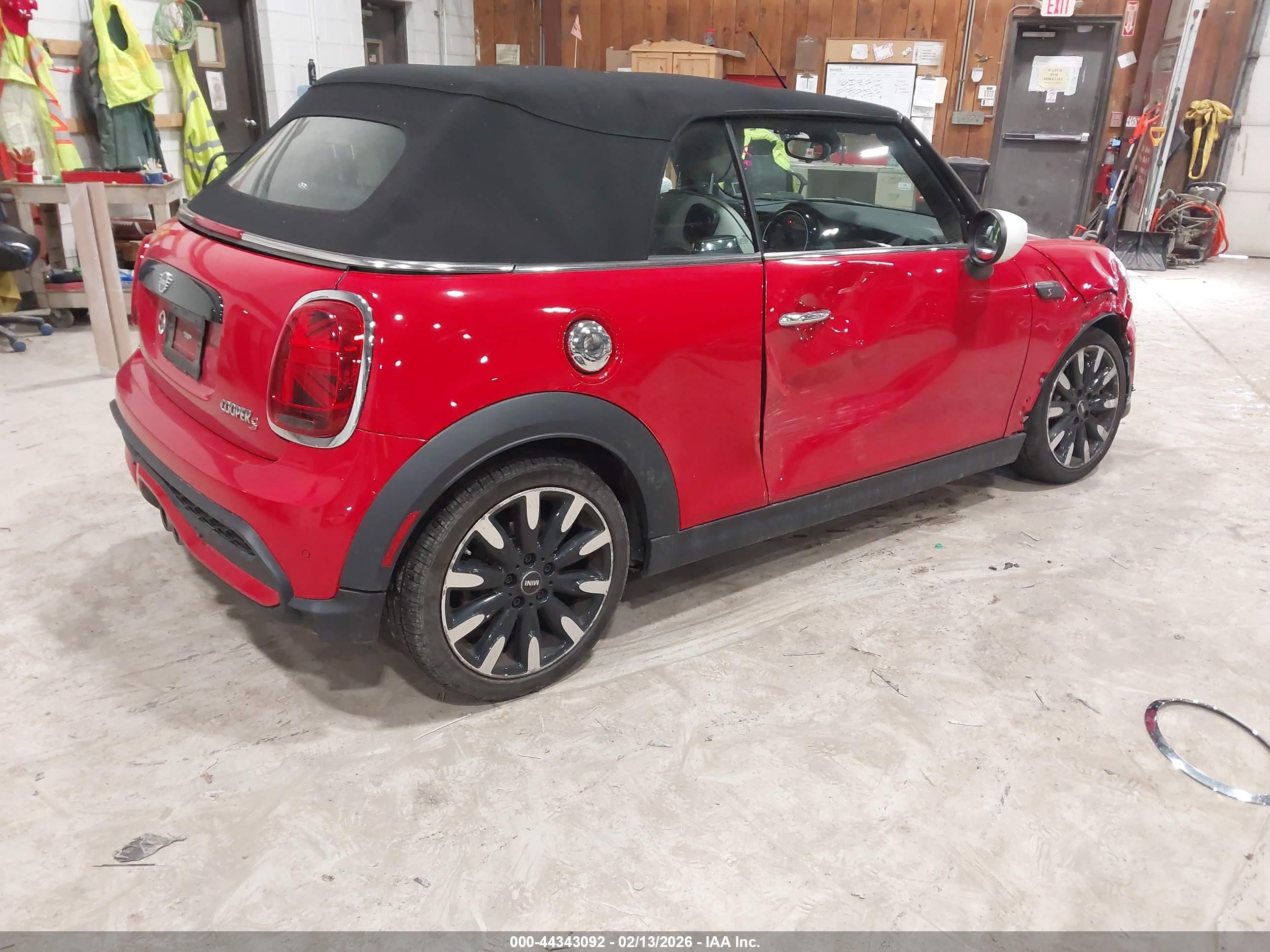MINI CONVERTIBLE image 4