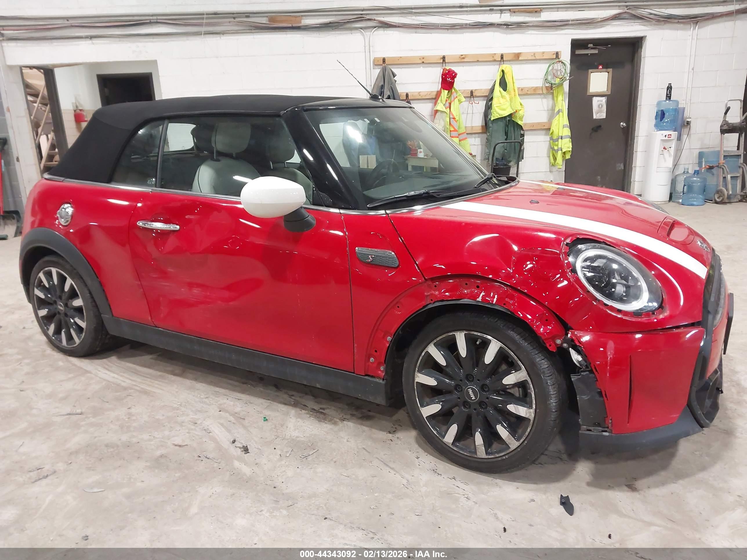 MINI CONVERTIBLE image 6