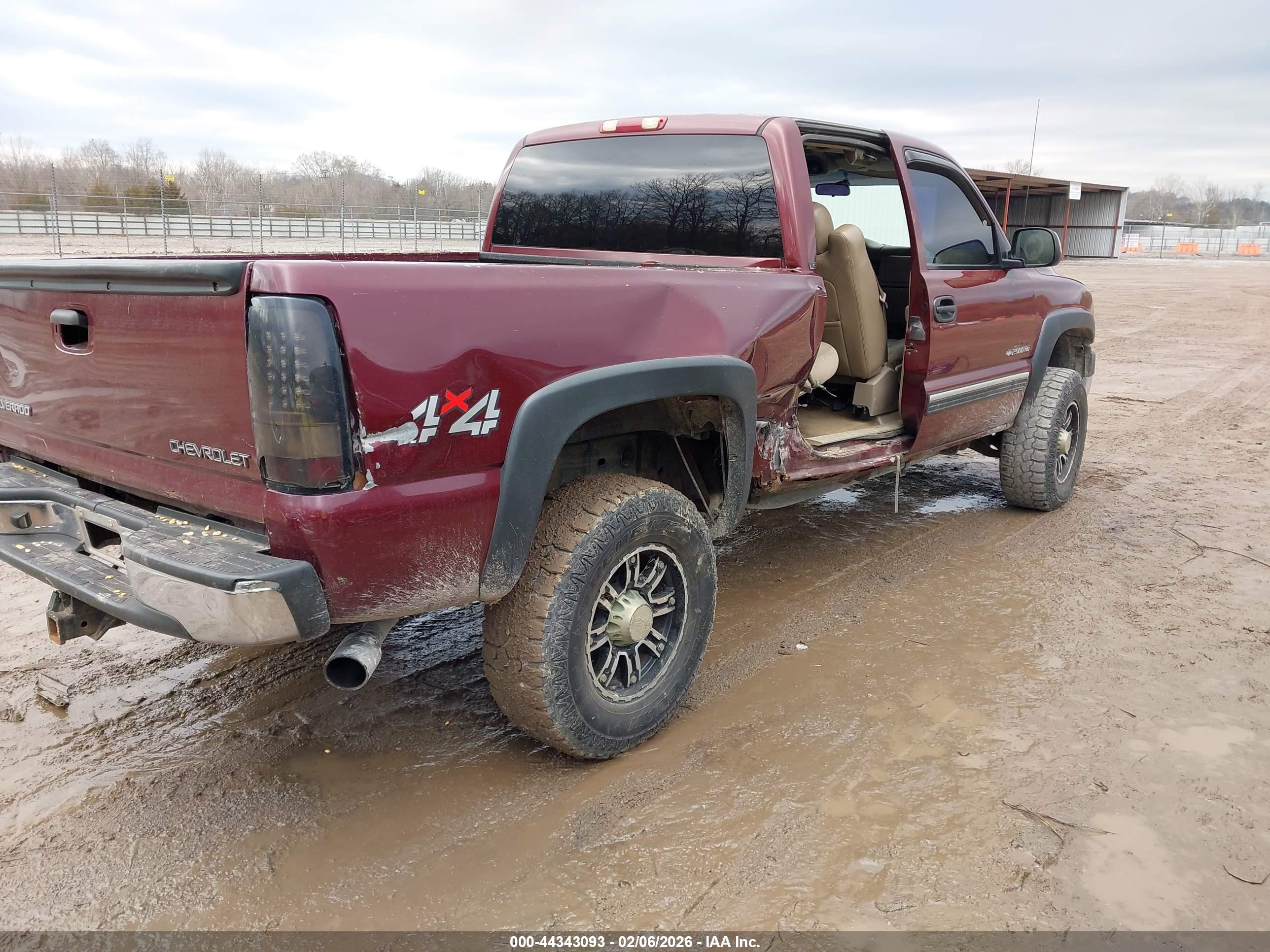 CHEVROLET SILVERADO image 4